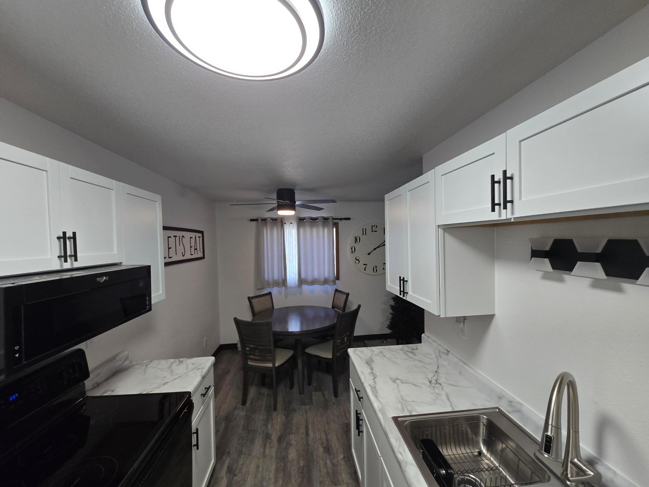 1979 condo for sale at 331 Prairiewood Circle S, Unit 102 in Fargo, ND — 2 bed, 1 bath (photo 3 of 17)