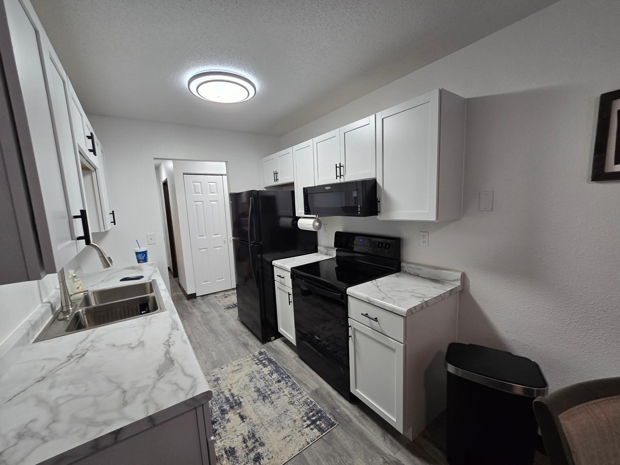 1979 condo for sale at 331 Prairiewood Circle S, Unit 102 in Fargo, ND — 2 bed, 1 bath (photo 4 of 17)