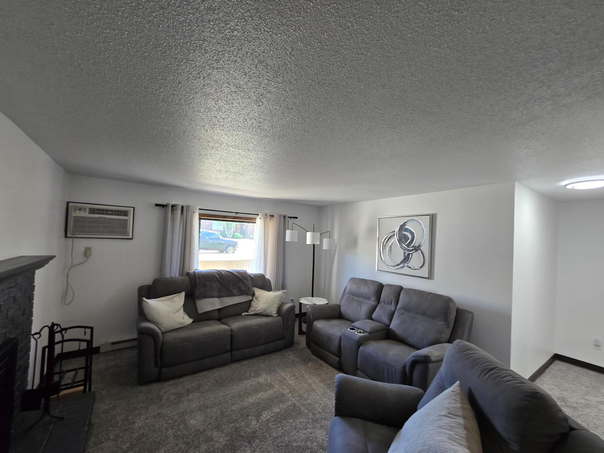 1979 condo for sale at 331 Prairiewood Circle S, Unit 102 in Fargo, ND — 2 bed, 1 bath (photo 6 of 17)