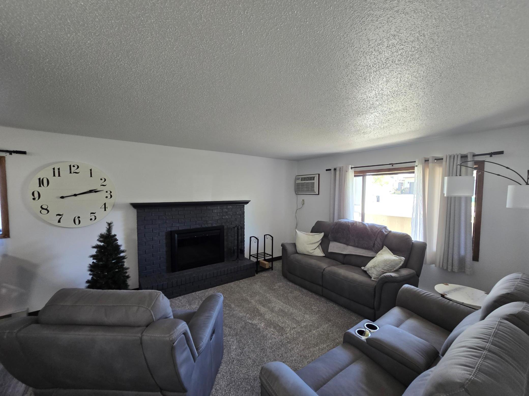 1979 condo for sale at 331 Prairiewood Circle S, Unit 102 in Fargo, ND — 2 bed, 1 bath (photo 7 of 17)