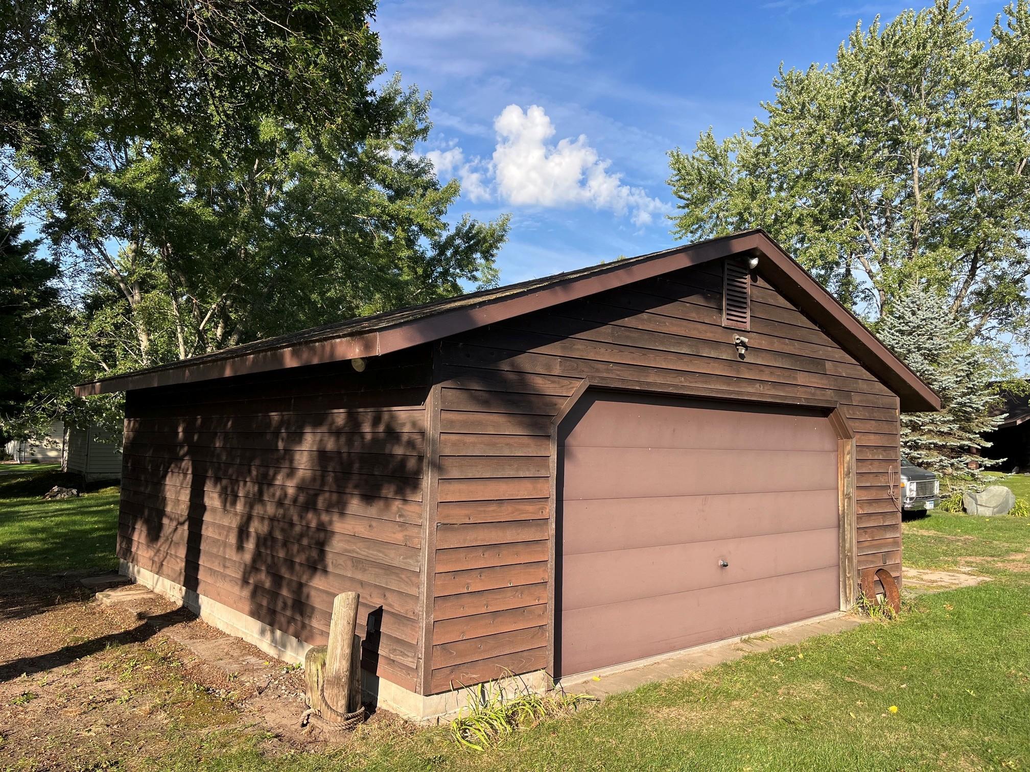 1976 single family home for sale at 13567 Maplewood Drive in Baxter, MN — 3 bed, 3 bath (photo 12 of 81)