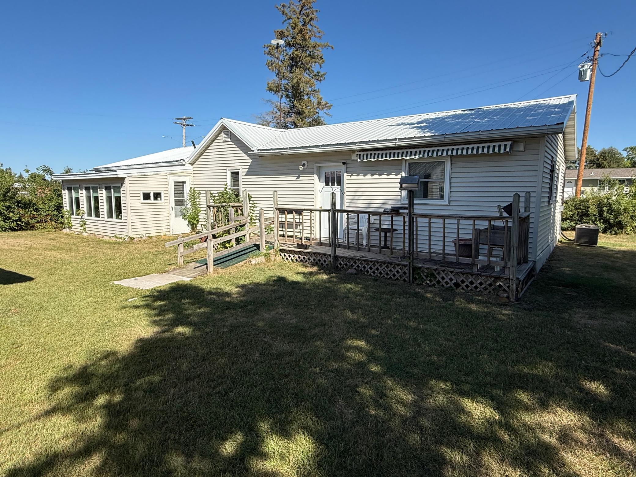 1977 single family home for sale at 333 W 3rd Avenue, Unit S in Ada, MN — 2 bed, 1 bath (photo 2 of 12)