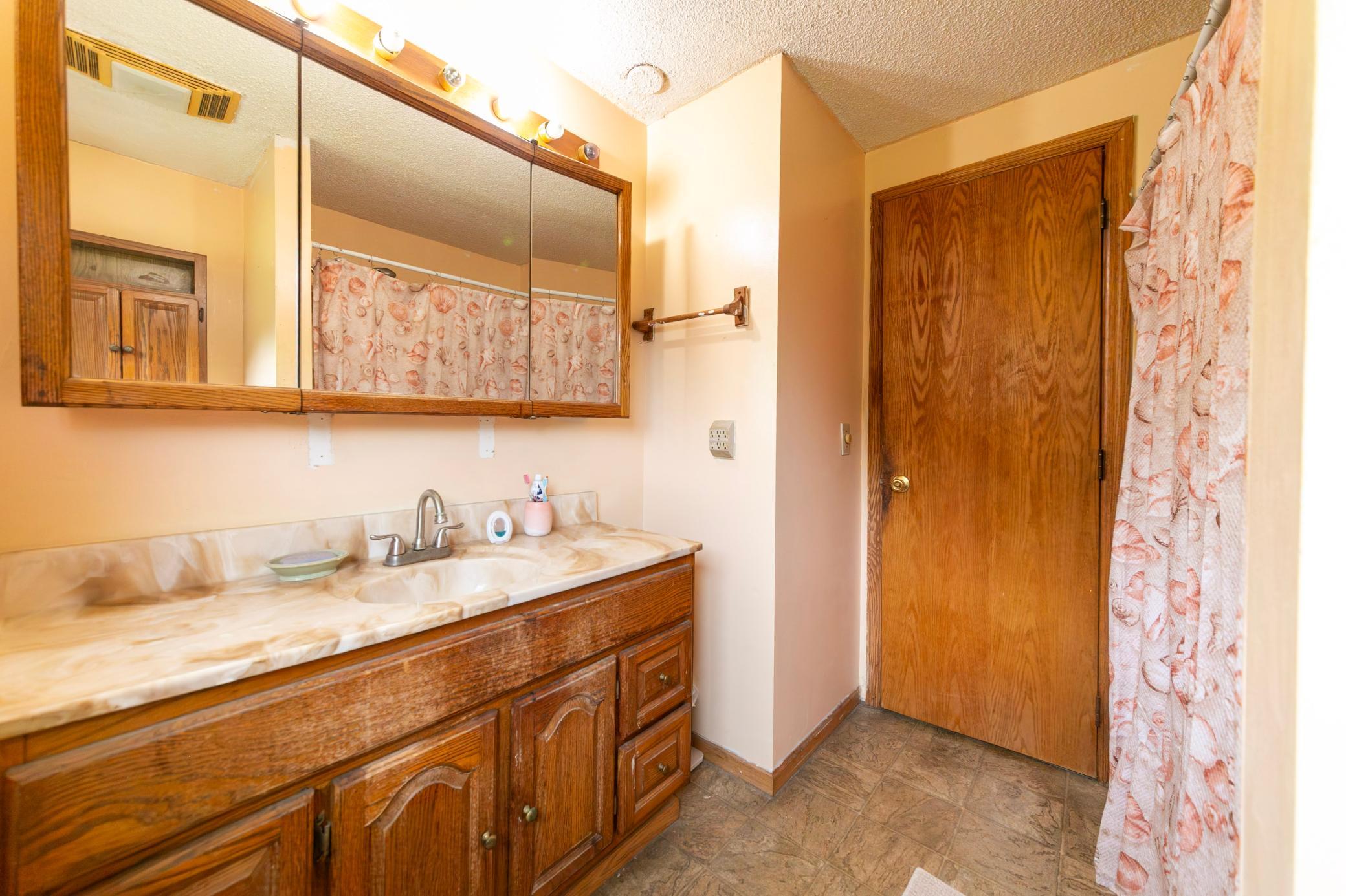 1975 single family home for sale at 5 Swen Avenue SW in Remer, MN — 3 bed, 1 bath (photo 16 of 44)