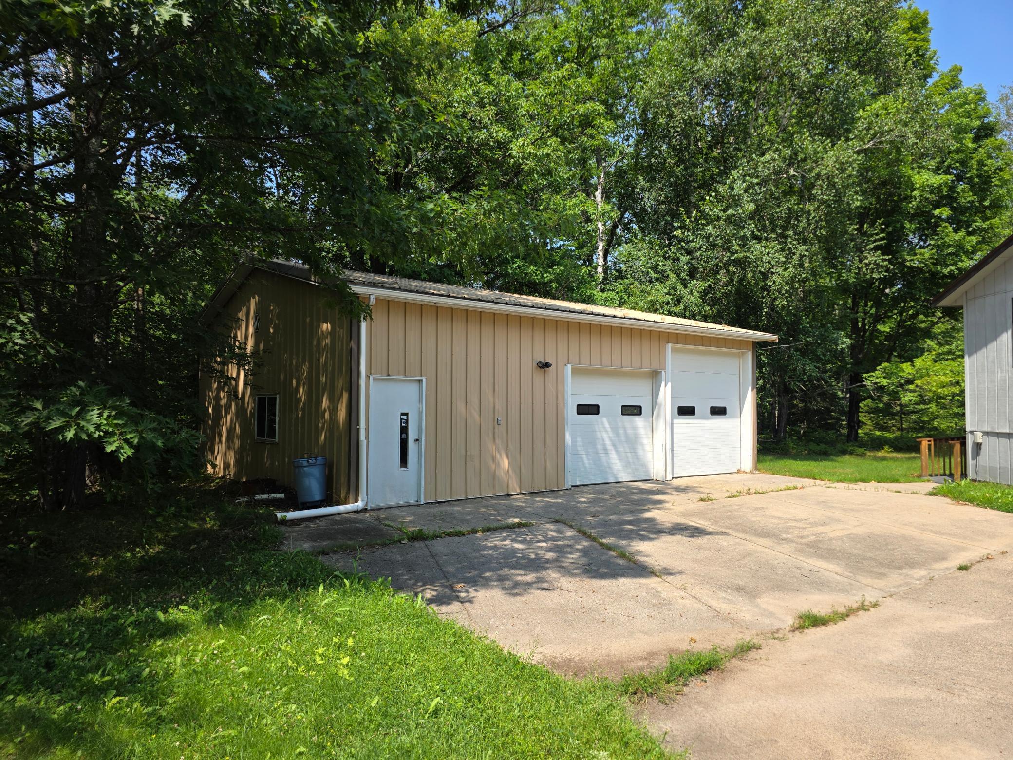 1976 single family home for sale at 14328 Hart Lake Road in Goodland, MN — 5 bed, 2 bath (photo 4 of 31)