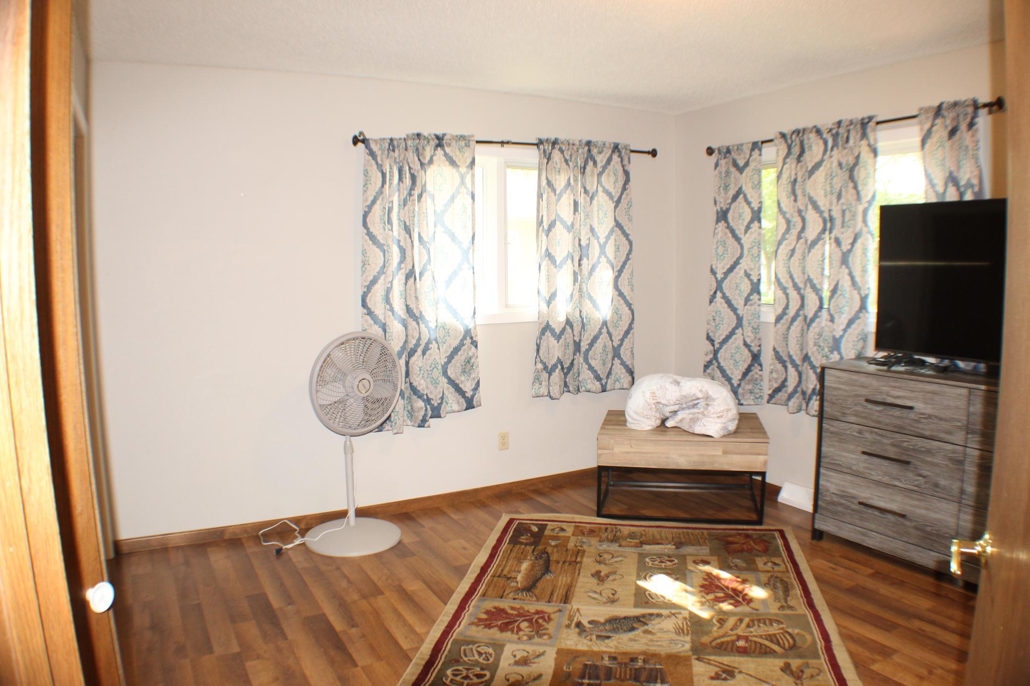 1971 single family home for sale at 421 Dale Avenue in Moorhead, MN — 5 bed, 3 bath (photo 14 of 53)
