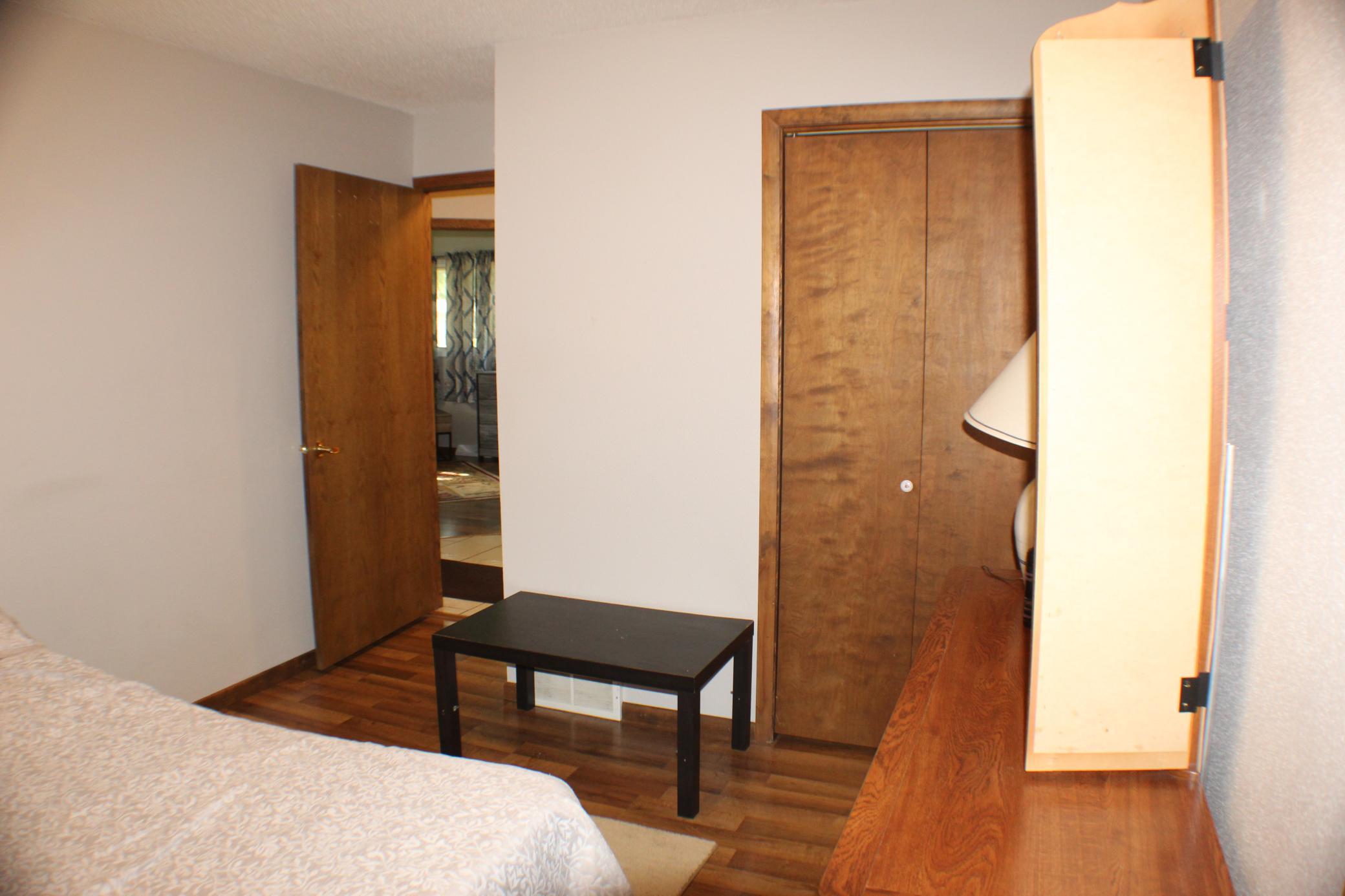 1971 single family home for sale at 421 Dale Avenue in Moorhead, MN — 5 bed, 3 bath (photo 21 of 53)