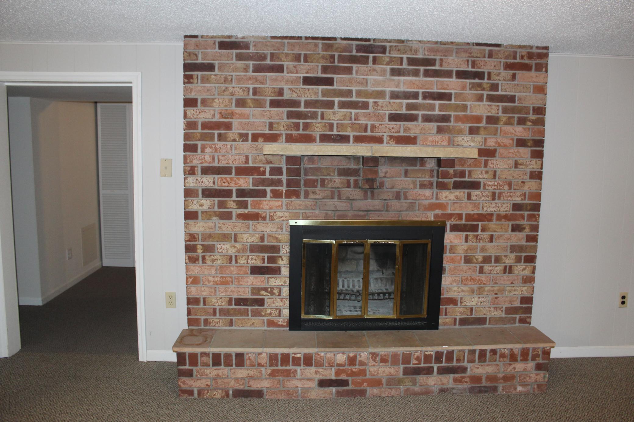 1971 single family home for sale at 421 Dale Avenue in Moorhead, MN — 5 bed, 3 bath (photo 29 of 53)