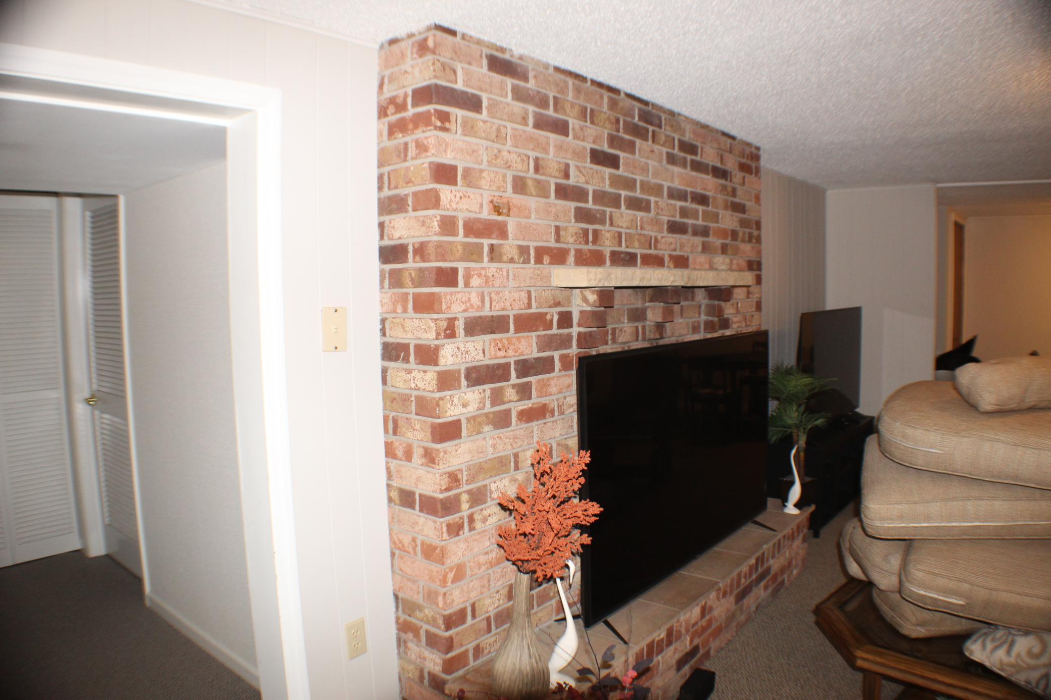1971 single family home for sale at 421 Dale Avenue in Moorhead, MN — 5 bed, 3 bath (photo 31 of 53)