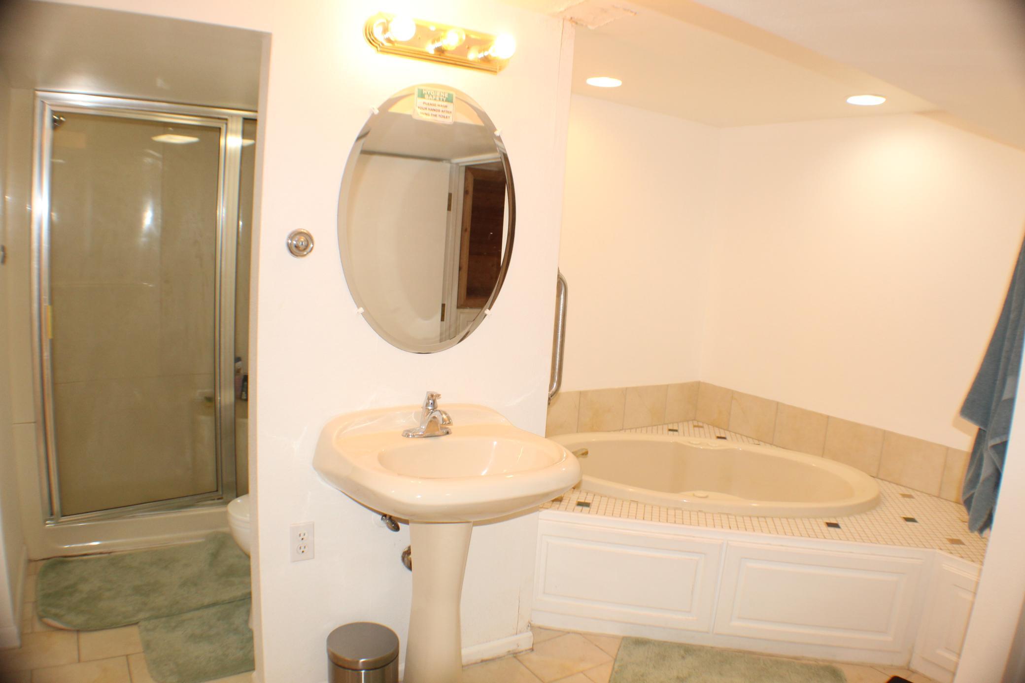 1971 single family home for sale at 421 Dale Avenue in Moorhead, MN — 5 bed, 3 bath (photo 34 of 53)