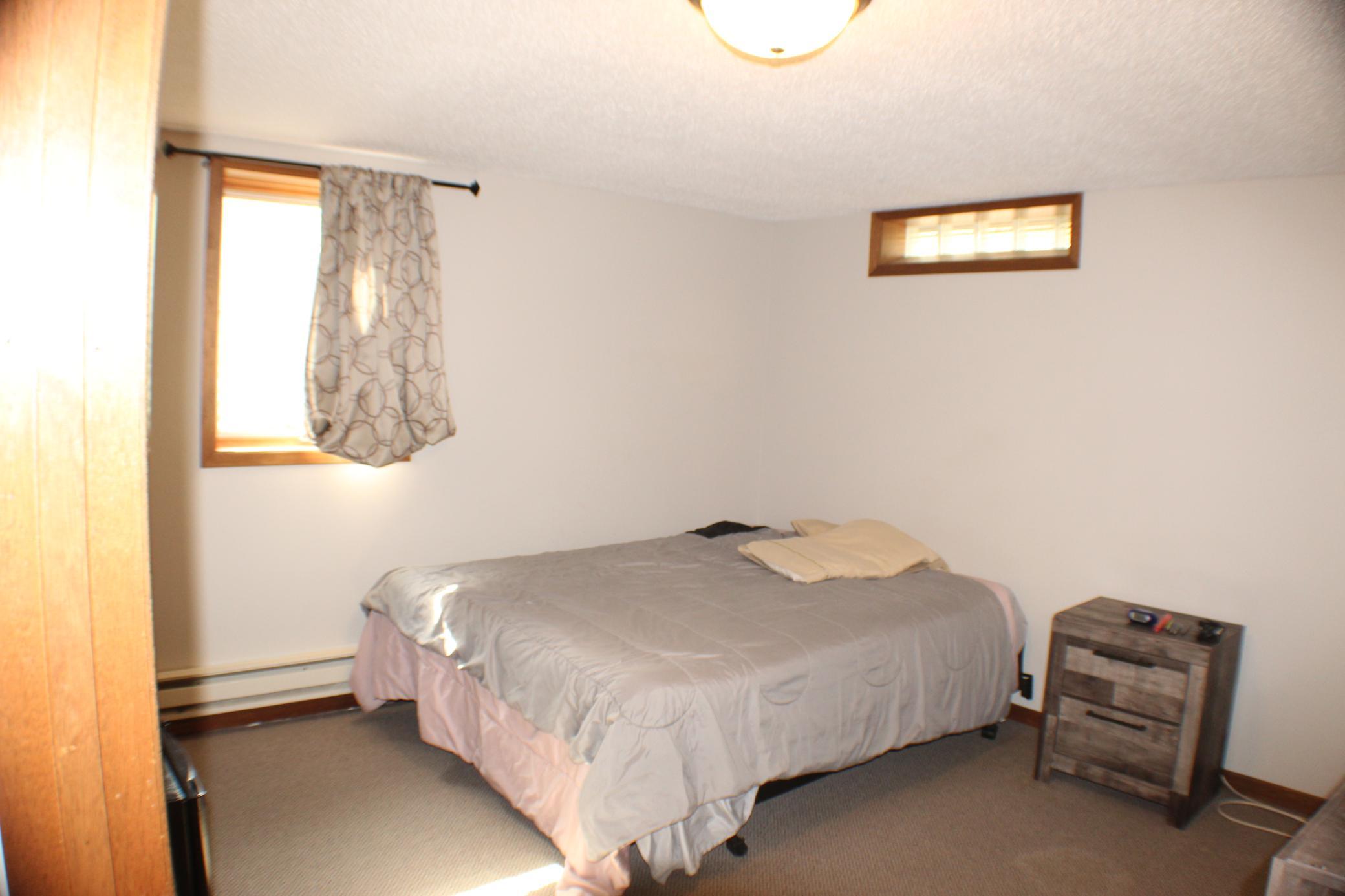 1971 single family home for sale at 421 Dale Avenue in Moorhead, MN — 5 bed, 3 bath (photo 36 of 53)