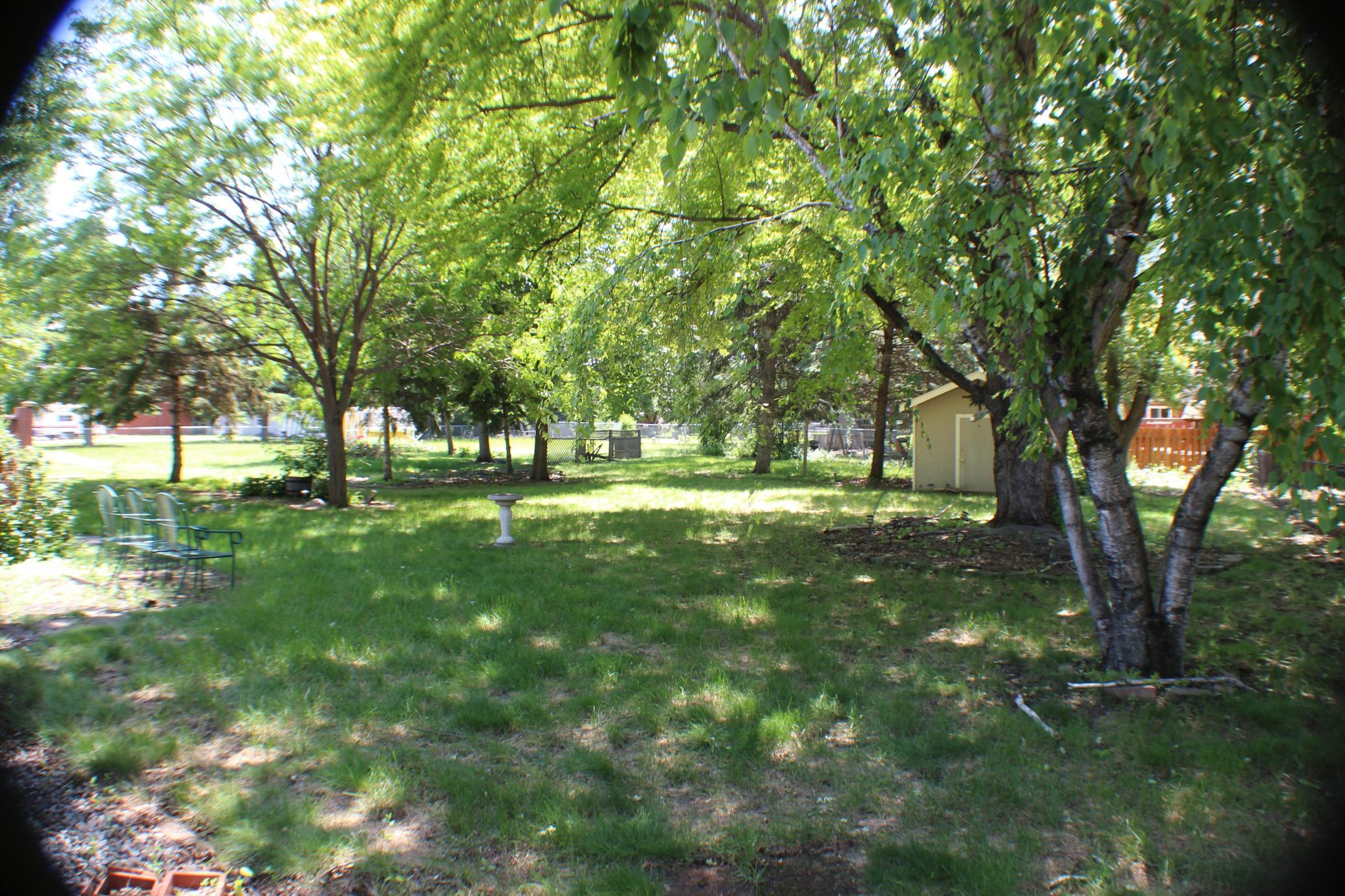 1971 single family home for sale at 421 Dale Avenue in Moorhead, MN — 5 bed, 3 bath (photo 45 of 53)