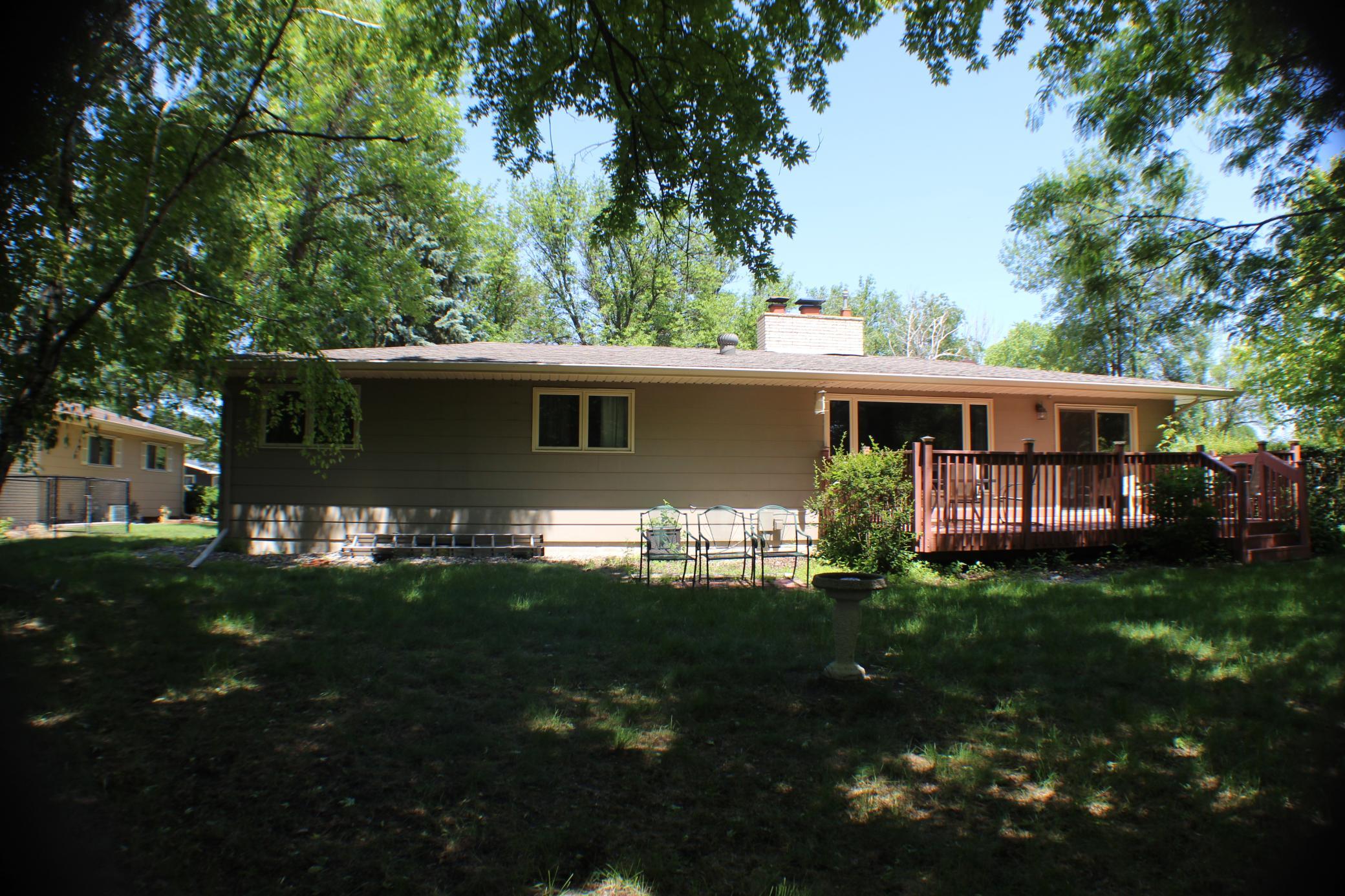 1971 single family home for sale at 421 Dale Avenue in Moorhead, MN — 5 bed, 3 bath (photo 47 of 53)