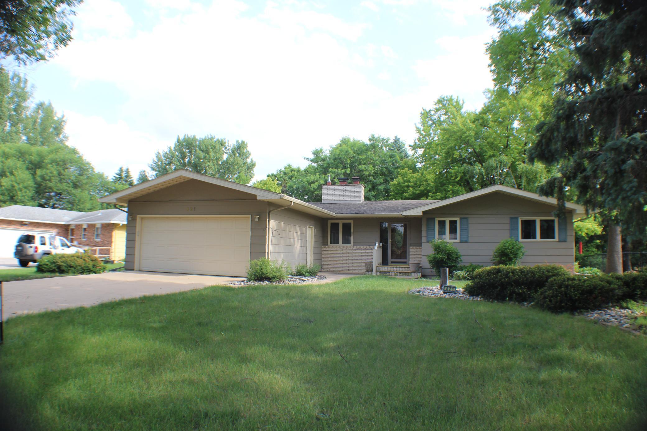 1971 single family home for sale at 421 Dale Avenue in Moorhead, MN — 5 bed, 3 bath (photo 52 of 53)