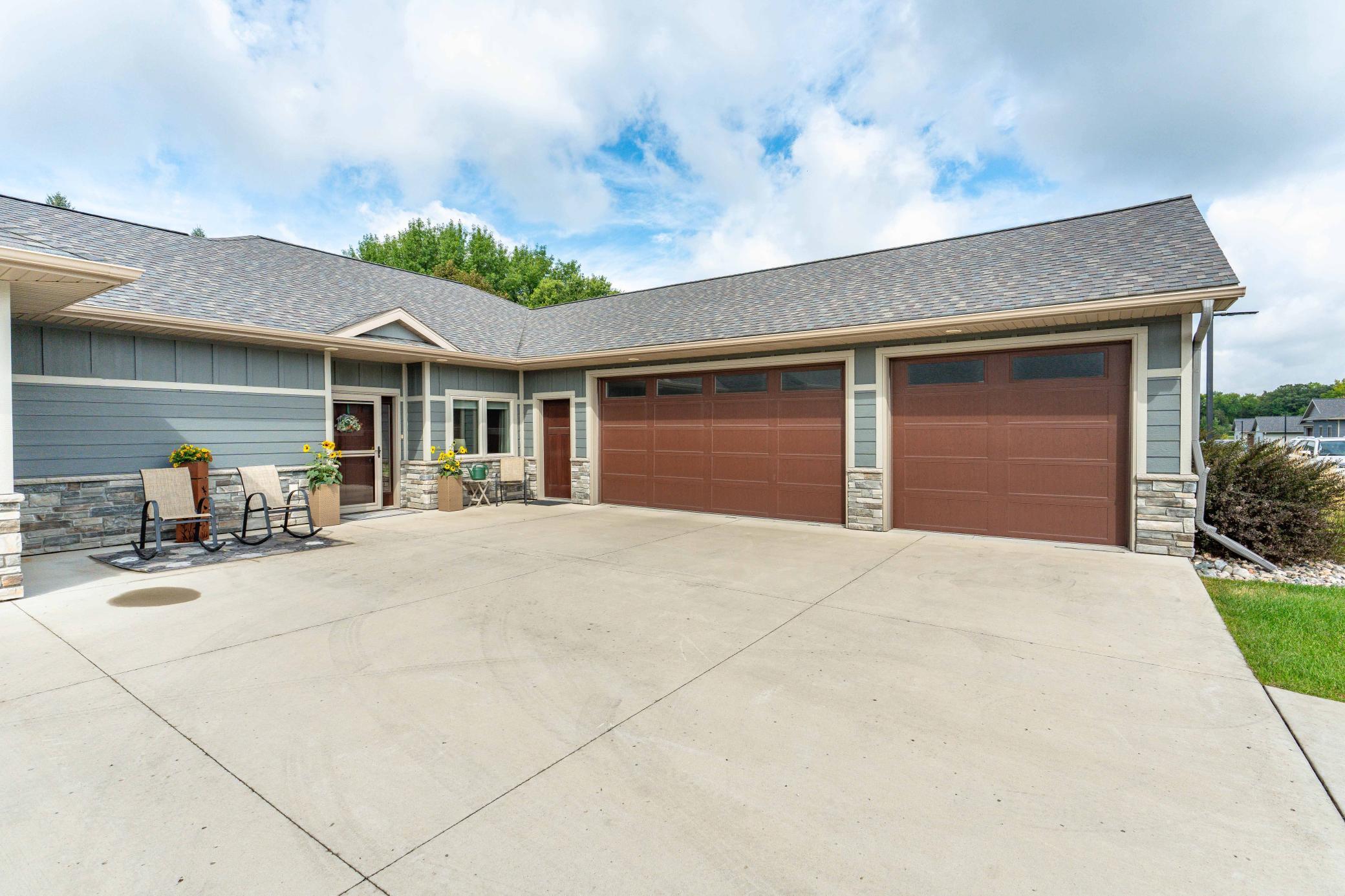 2021 townhouse for sale at 740 Oak Trail in Fergus Falls, MN — 2 bed, 2 bath