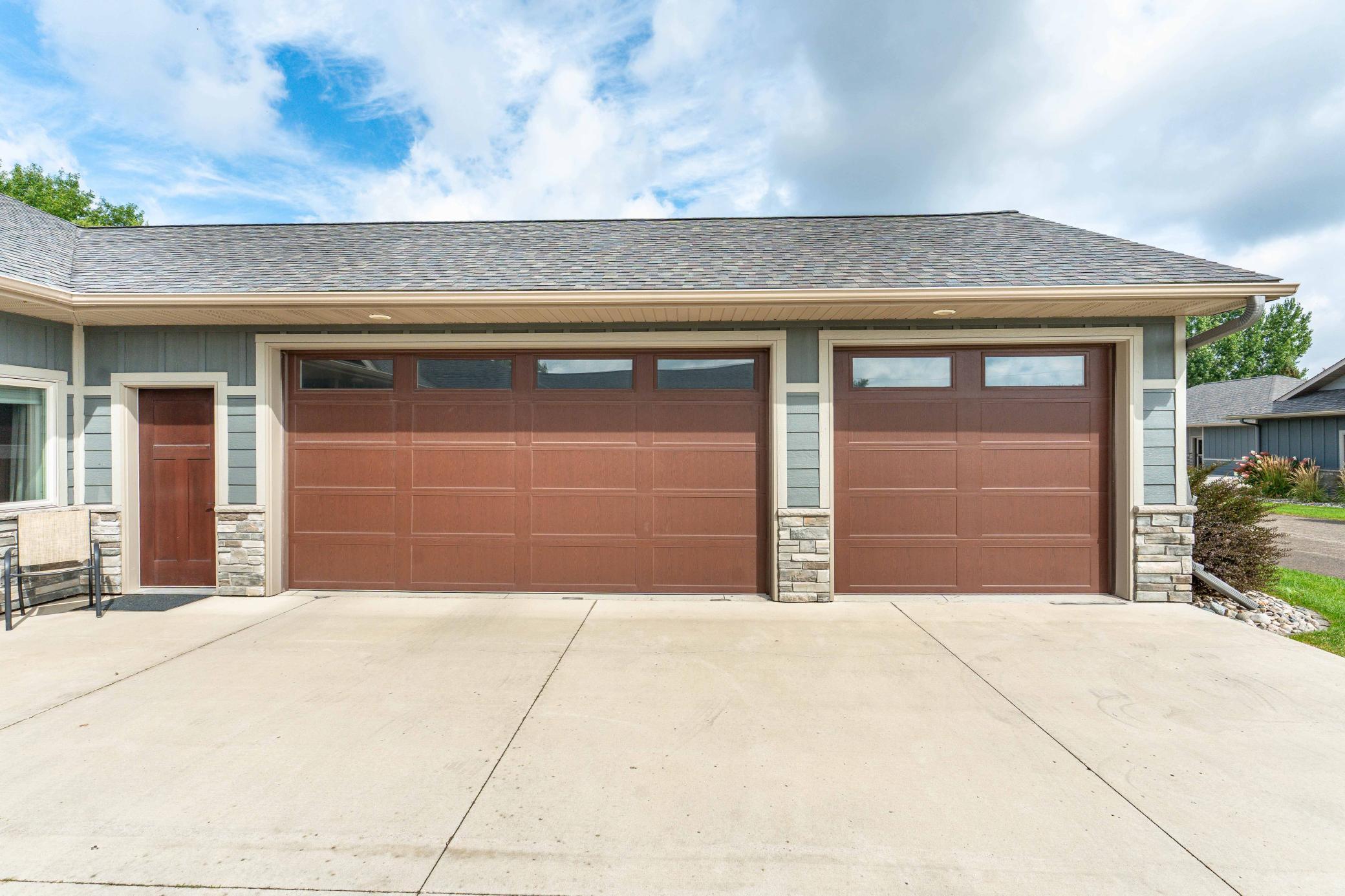 2021 townhouse for sale at 740 Oak Trail in Fergus Falls, MN — 2 bed, 2 bath (photo 4 of 55)