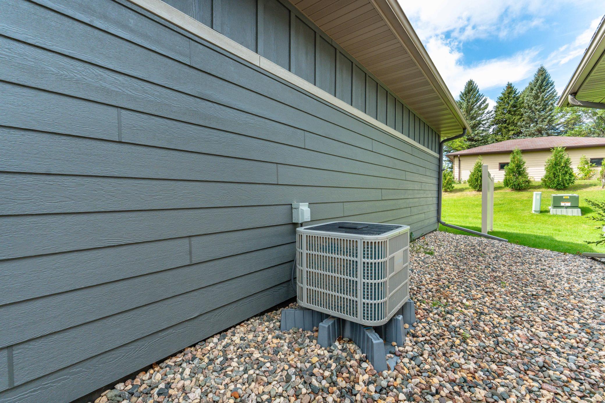 2021 townhouse for sale at 740 Oak Trail in Fergus Falls, MN — 2 bed, 2 bath (photo 43 of 55)