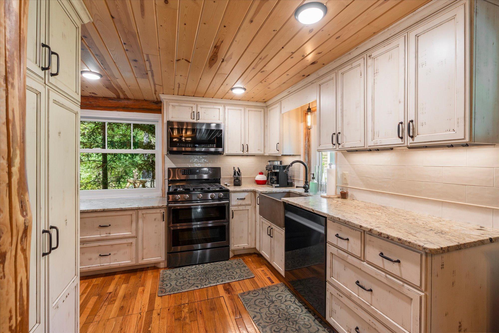 1910 single family home for sale at 3754 W Lake Street in Pequot Lakes, MN — 3 bed, 2 bath (photo 16 of 64)