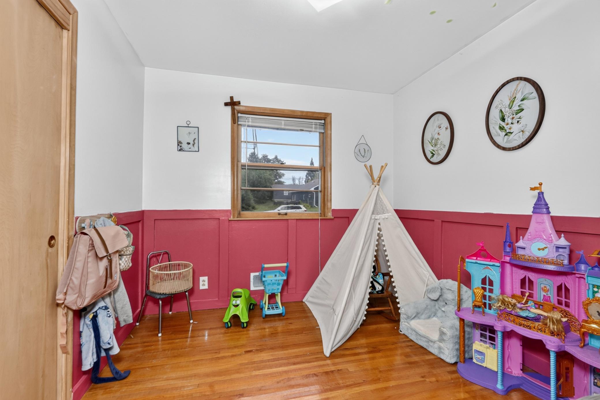 1956 single family home for sale at 408 Mitchell Street in Coleraine, MN — 3 bed, 3 bath (photo 20 of 45)