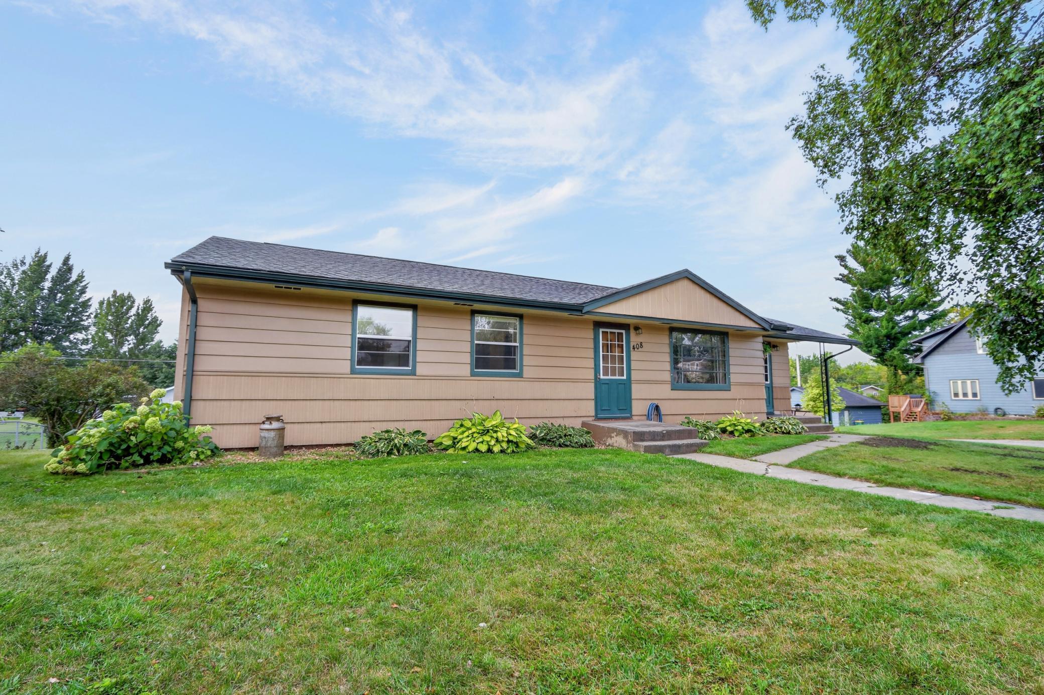 1956 single family home for sale at 408 Mitchell Street in Coleraine, MN — 3 bed, 3 bath (photo 3 of 45)