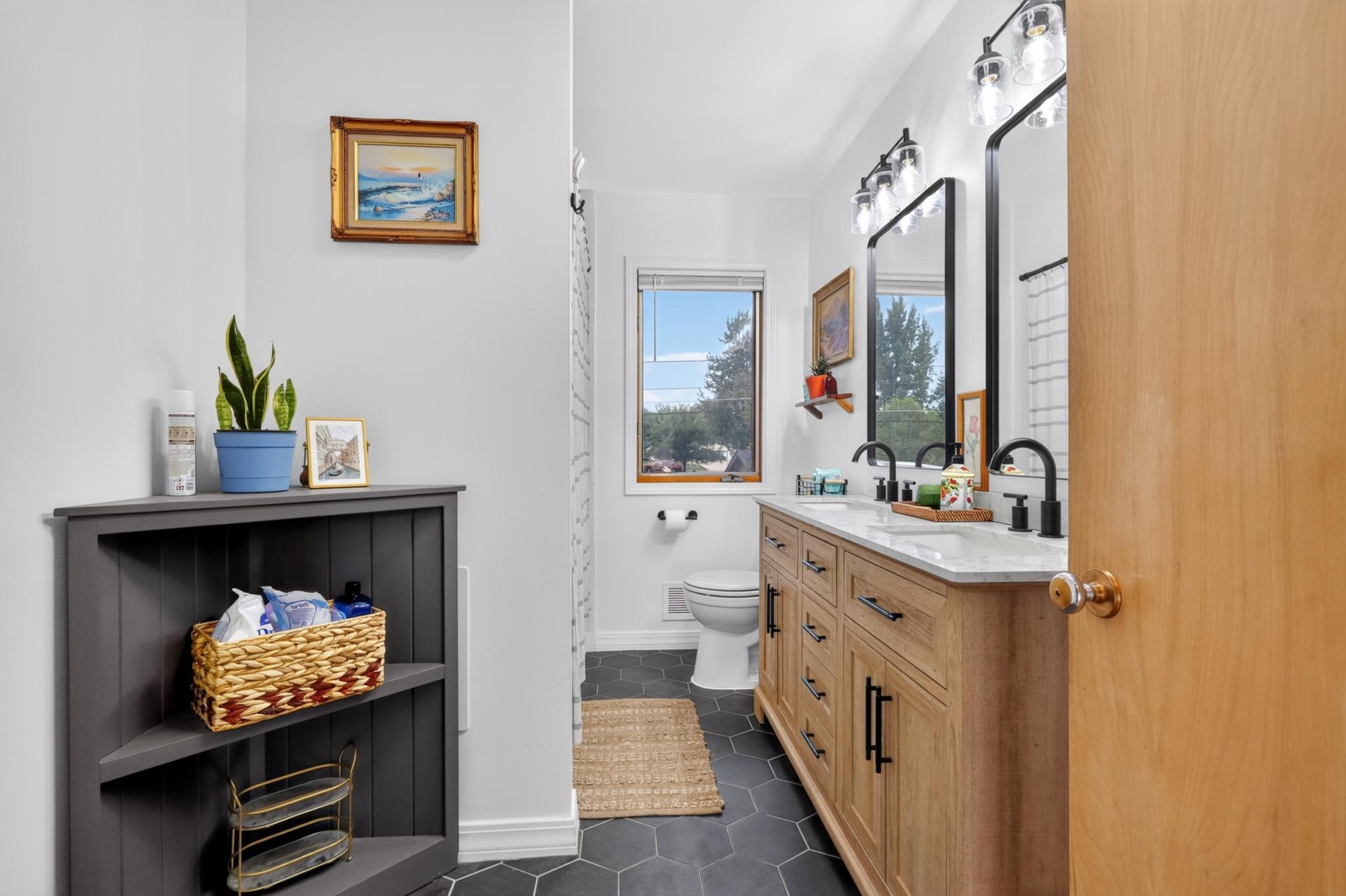 1956 single family home for sale at 408 Mitchell Street in Coleraine, MN — 3 bed, 3 bath (photo 21 of 45)