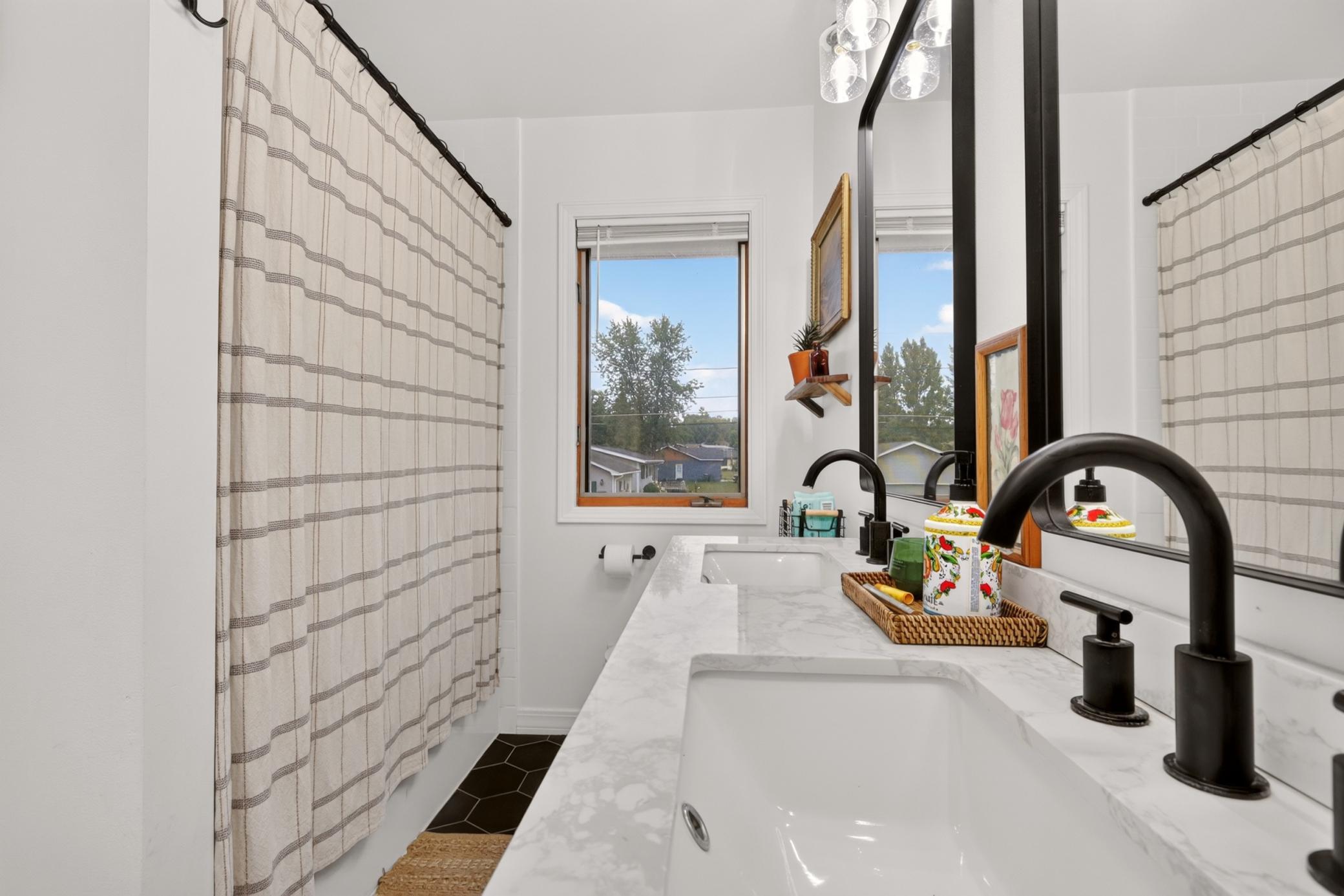 1956 single family home for sale at 408 Mitchell Street in Coleraine, MN — 3 bed, 3 bath (photo 22 of 45)