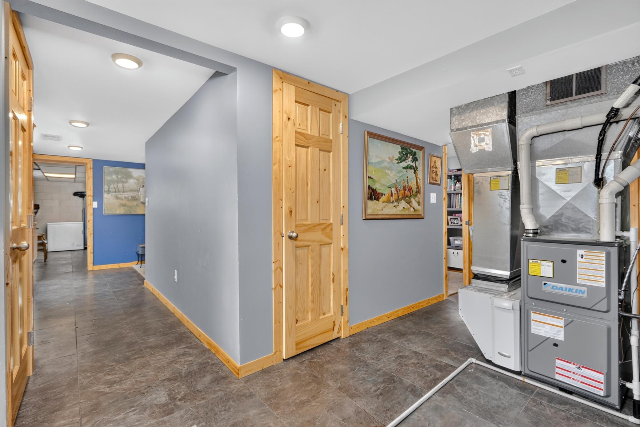 1956 single family home for sale at 408 Mitchell Street in Coleraine, MN — 3 bed, 3 bath (photo 29 of 45)