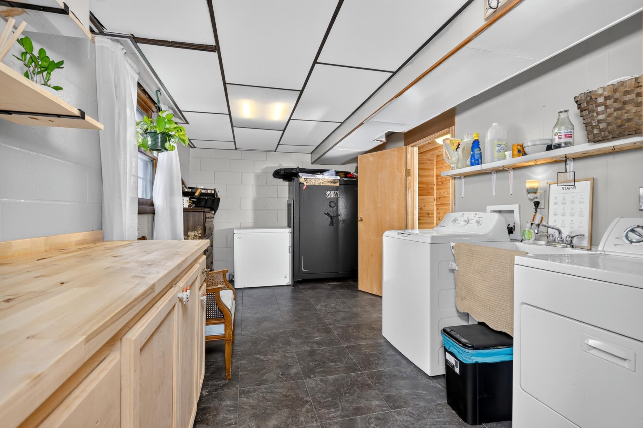 1956 single family home for sale at 408 Mitchell Street in Coleraine, MN — 3 bed, 3 bath (photo 32 of 45)
