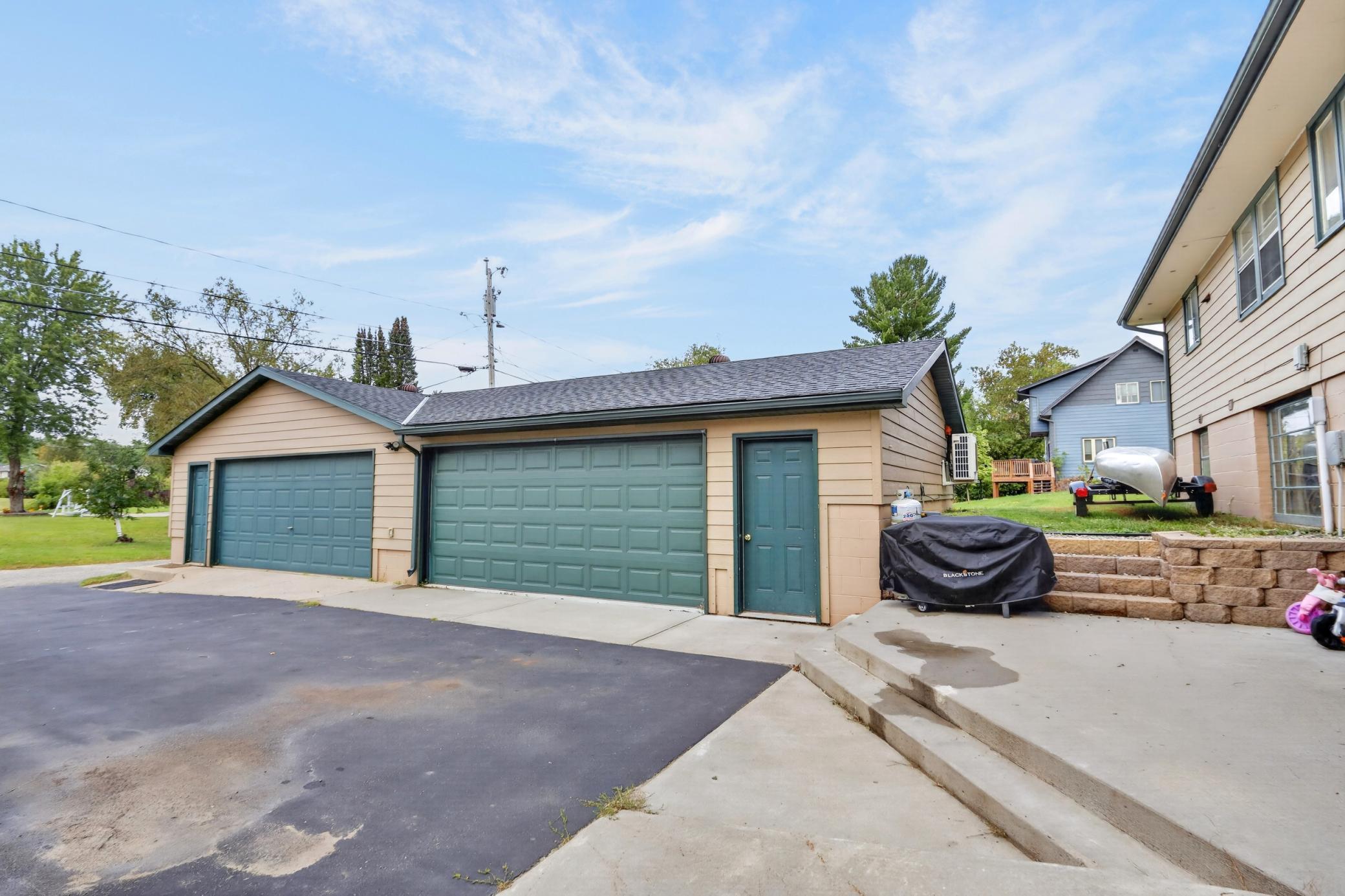 1956 single family home for sale at 408 Mitchell Street in Coleraine, MN — 3 bed, 3 bath (photo 36 of 45)