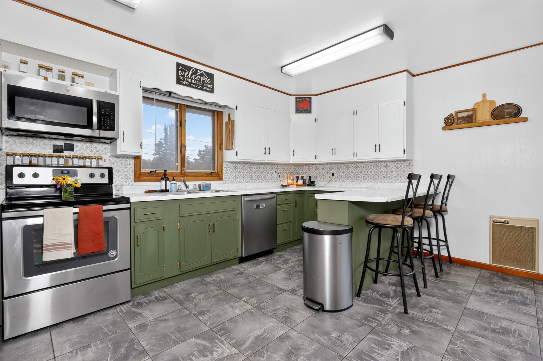 1956 single family home for sale at 408 Mitchell Street in Coleraine, MN — 3 bed, 3 bath (photo 9 of 45)