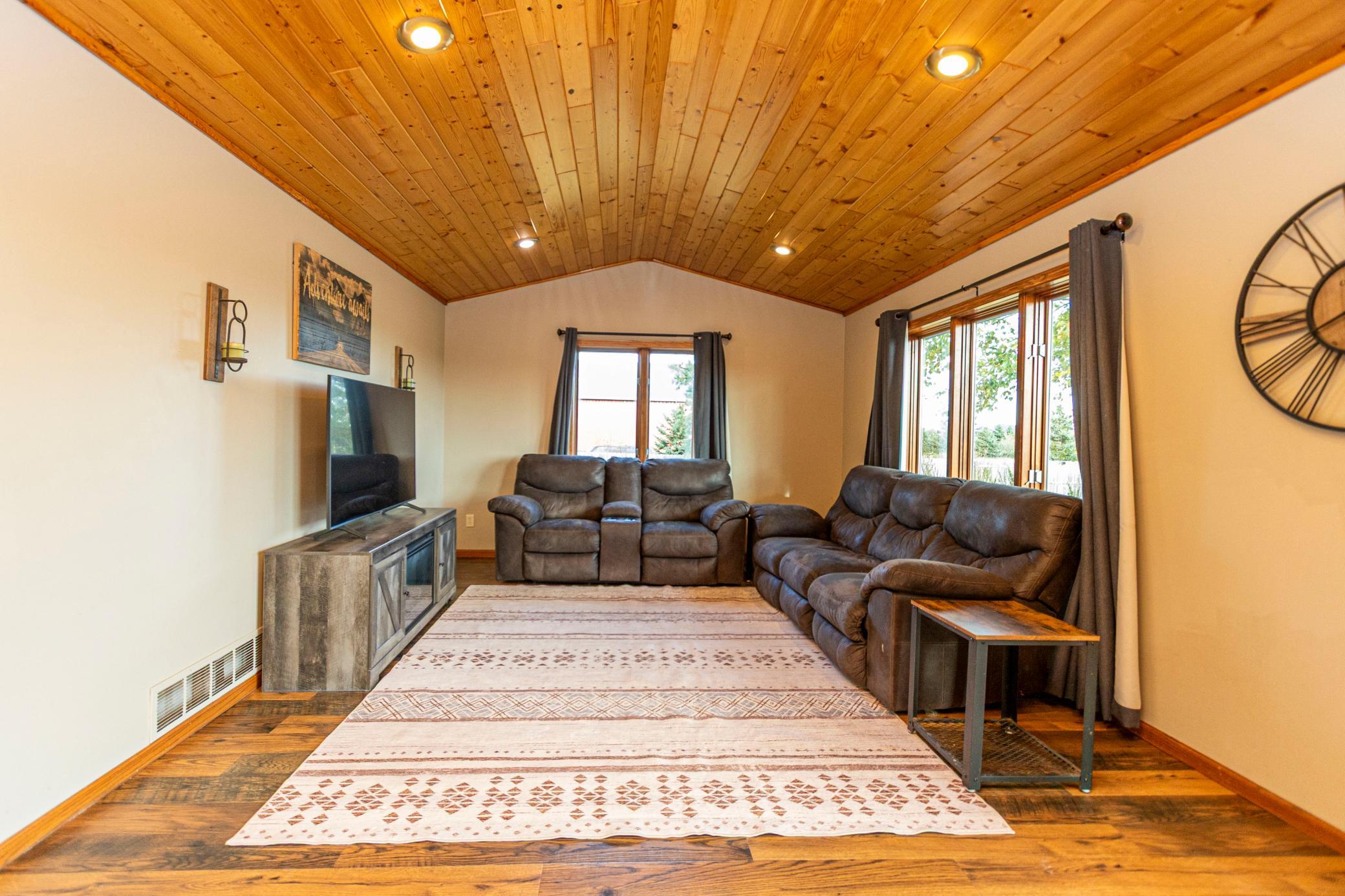 2004 single family home for sale at 4900 Bear Path Road SE in Alexandria, MN — 5 bed, 3 bath (photo 12 of 50)