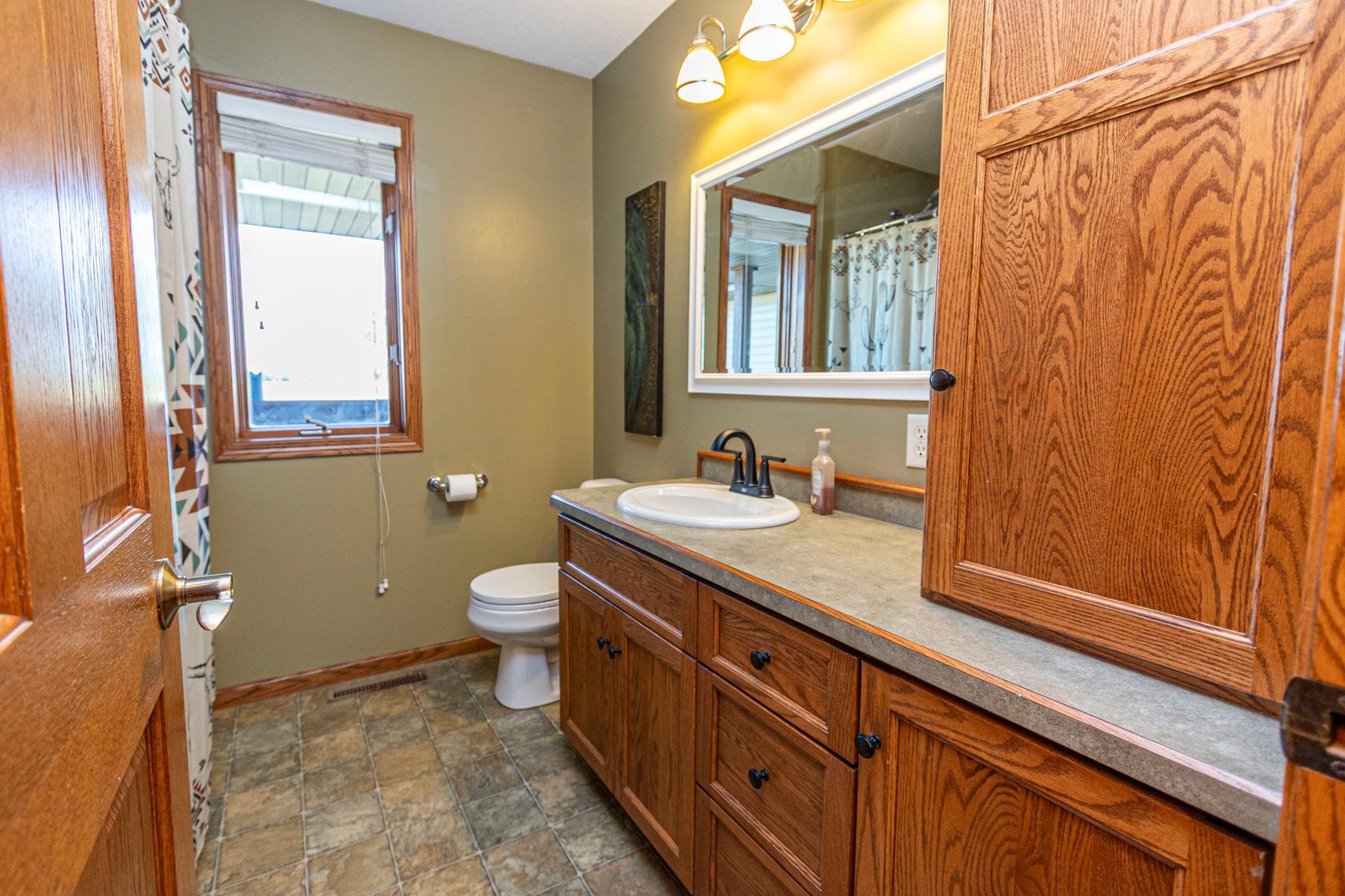 2004 single family home for sale at 4900 Bear Path Road SE in Alexandria, MN — 5 bed, 3 bath (photo 14 of 50)