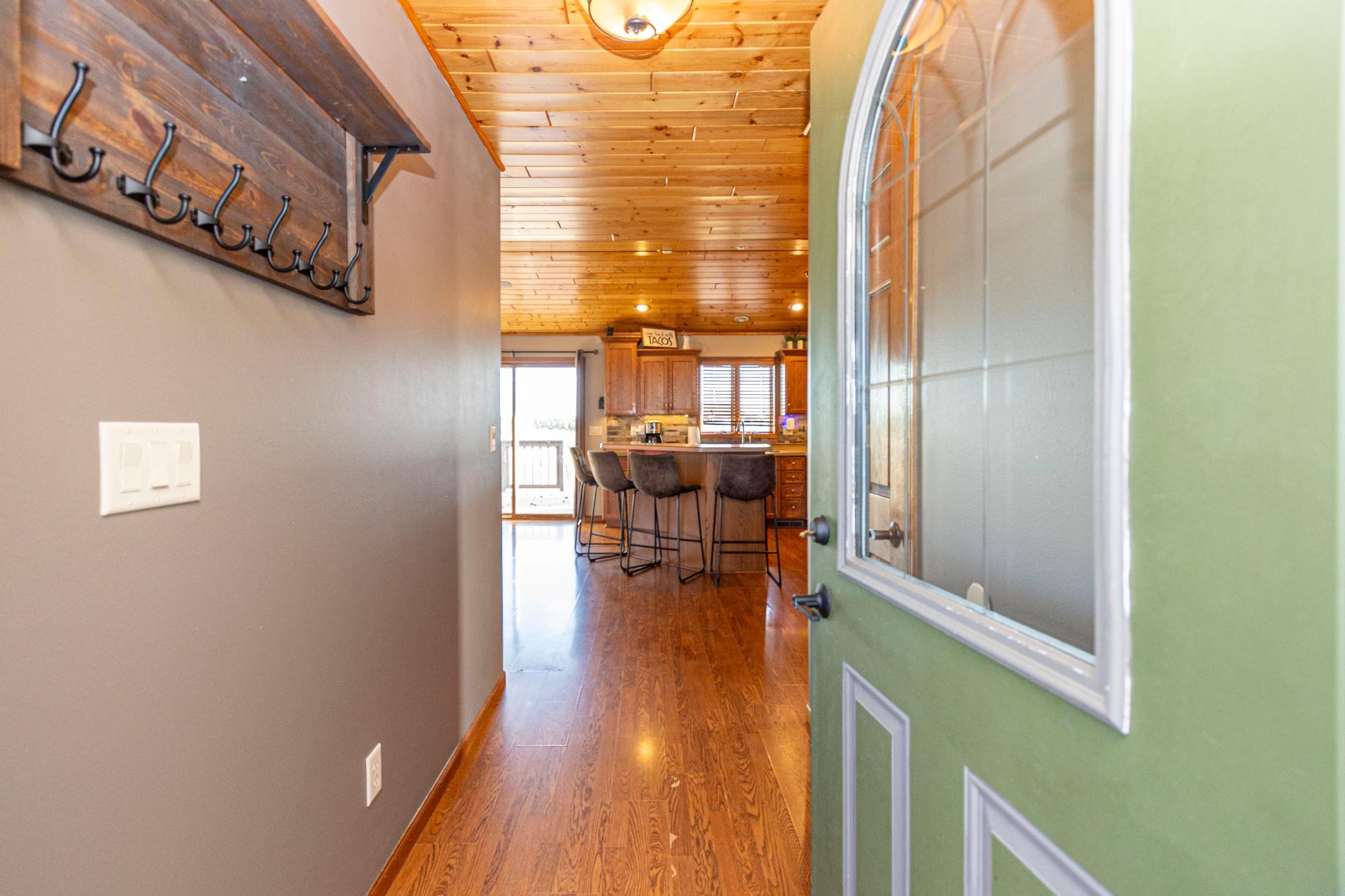 2004 single family home for sale at 4900 Bear Path Road SE in Alexandria, MN — 5 bed, 3 bath (photo 4 of 50)