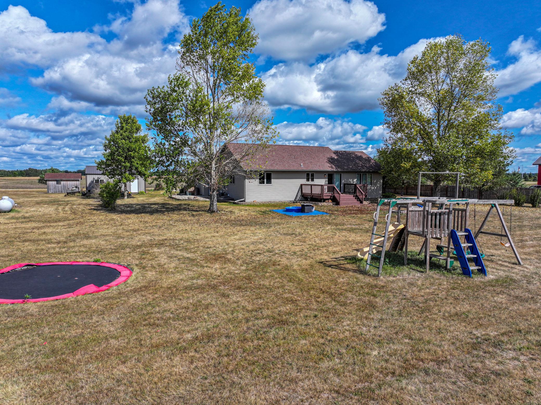 2004 single family home for sale at 4900 Bear Path Road SE in Alexandria, MN — 5 bed, 3 bath (photo 42 of 50)