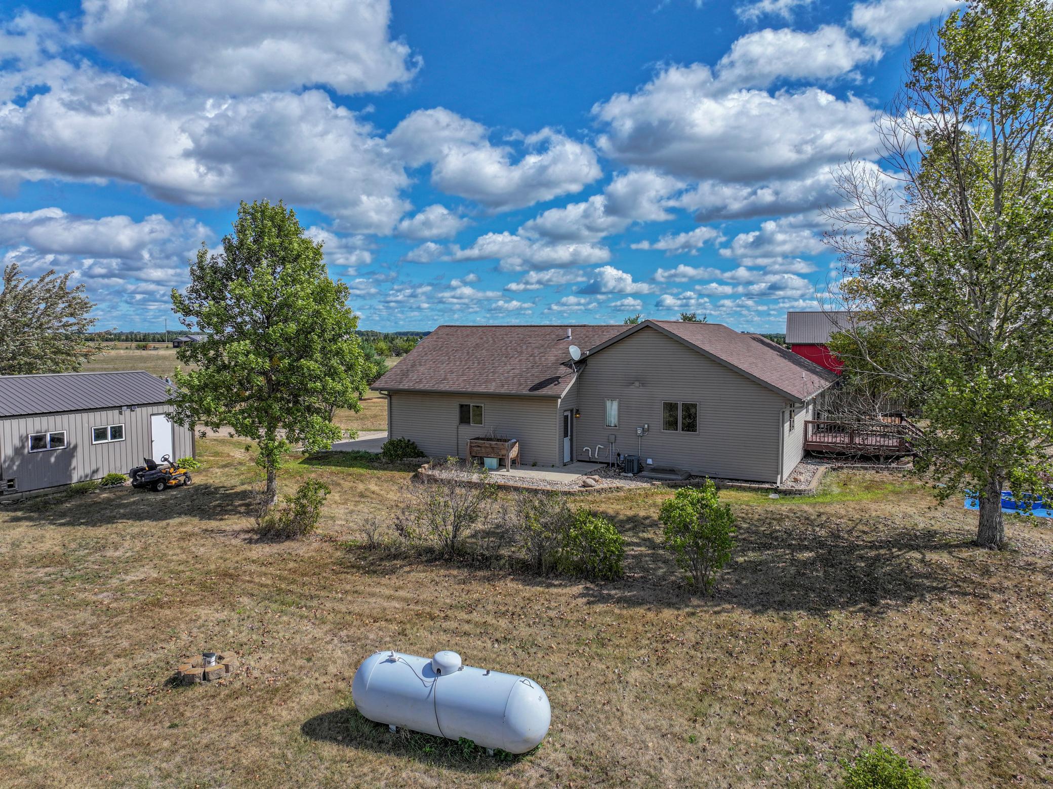 2004 single family home for sale at 4900 Bear Path Road SE in Alexandria, MN — 5 bed, 3 bath (photo 44 of 50)