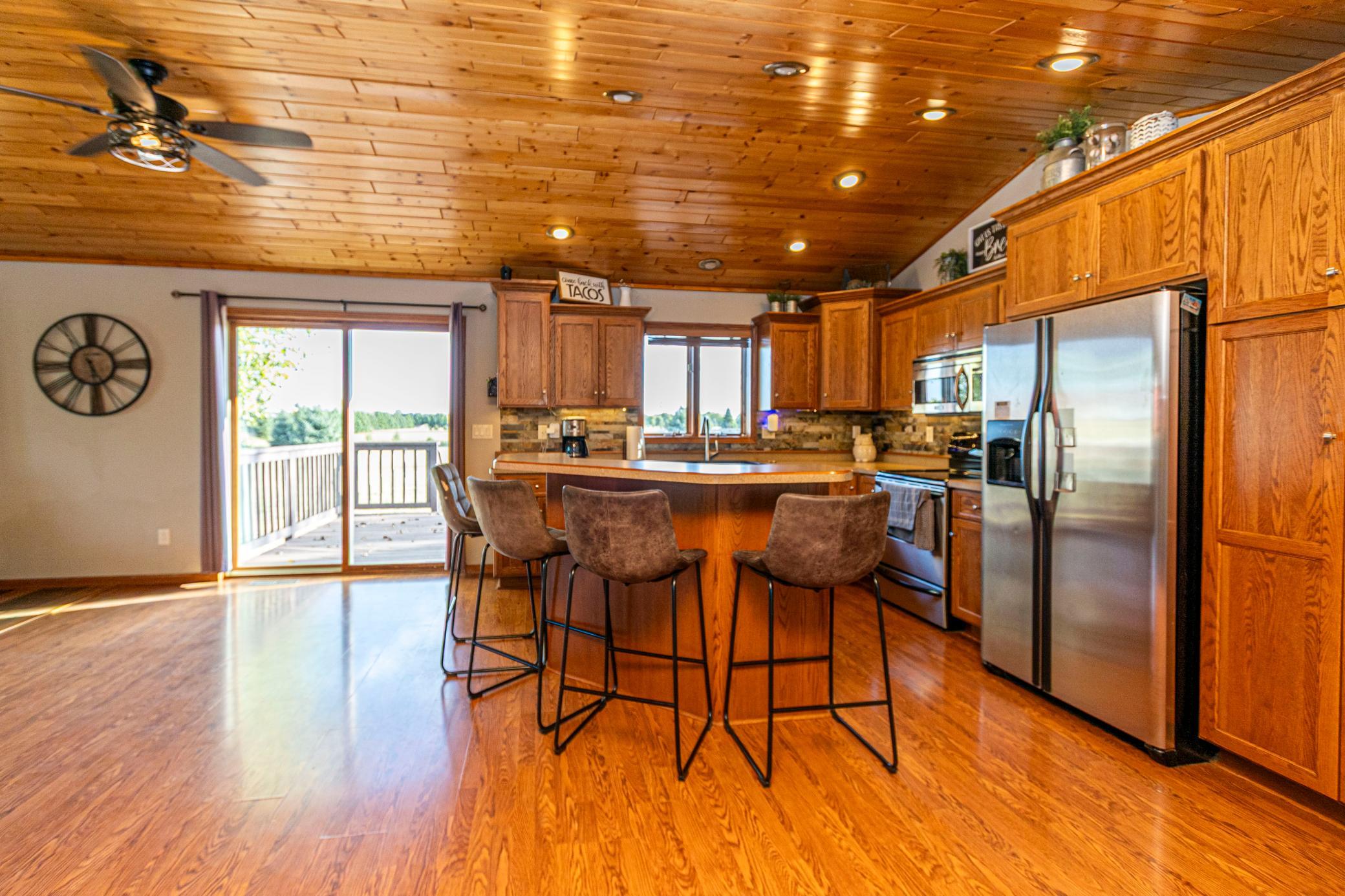 2004 single family home for sale at 4900 Bear Path Road SE in Alexandria, MN — 5 bed, 3 bath (photo 6 of 50)