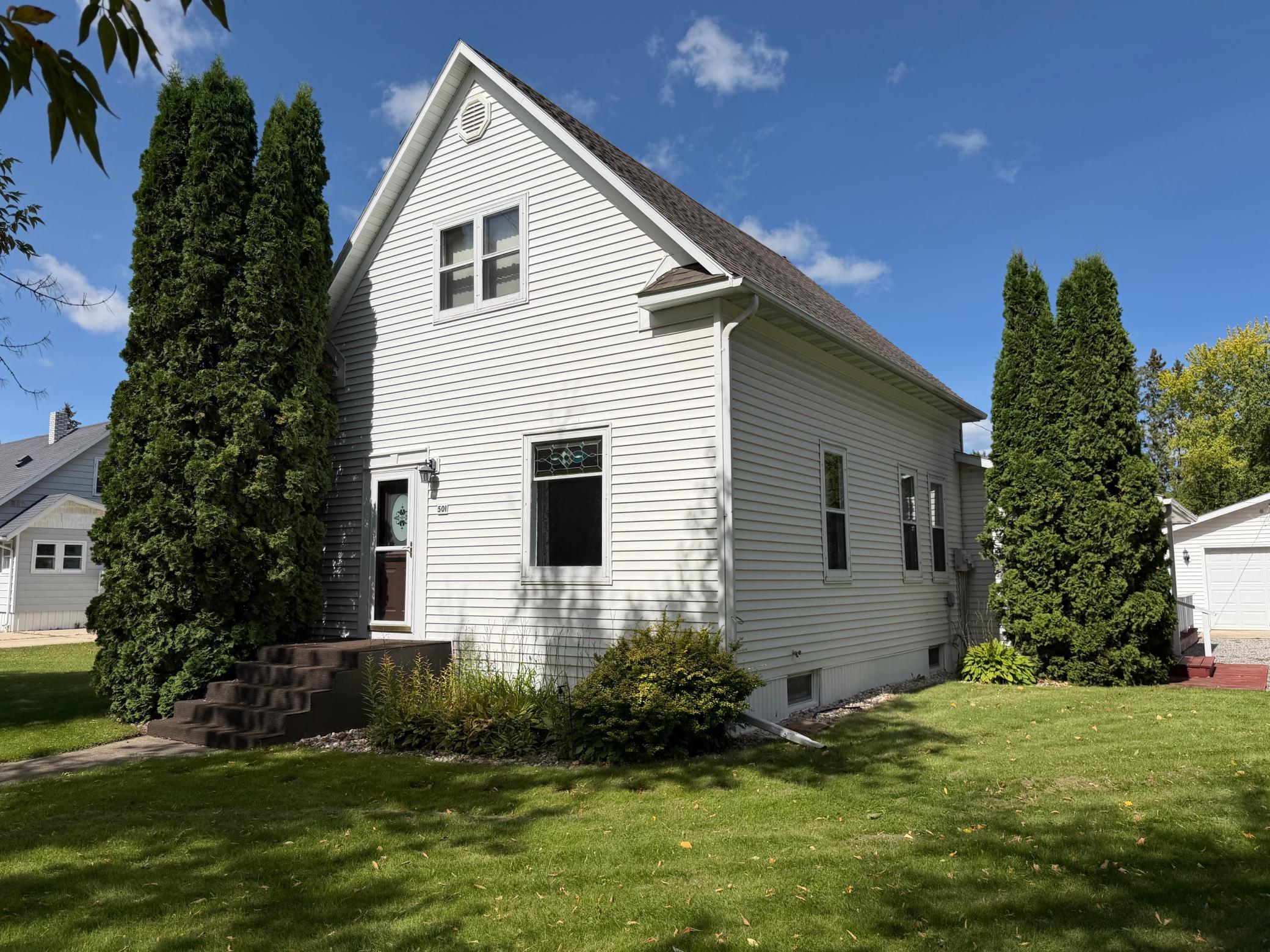 1918 single family home for sale at 501 Center Street E in Roseau, MN — 3 bed, 3 bath