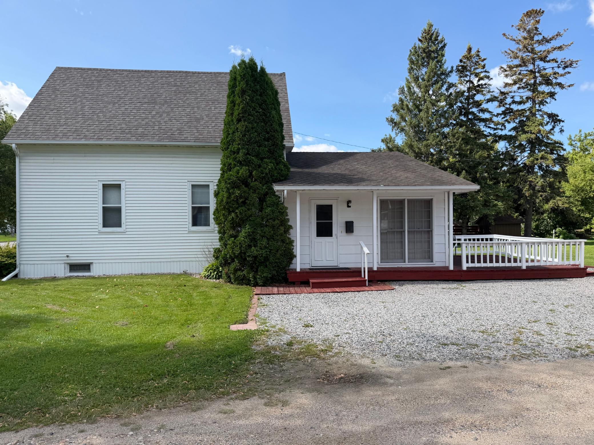 1918 single family home for sale at 501 Center Street E in Roseau, MN — 3 bed, 3 bath (photo 21 of 22)