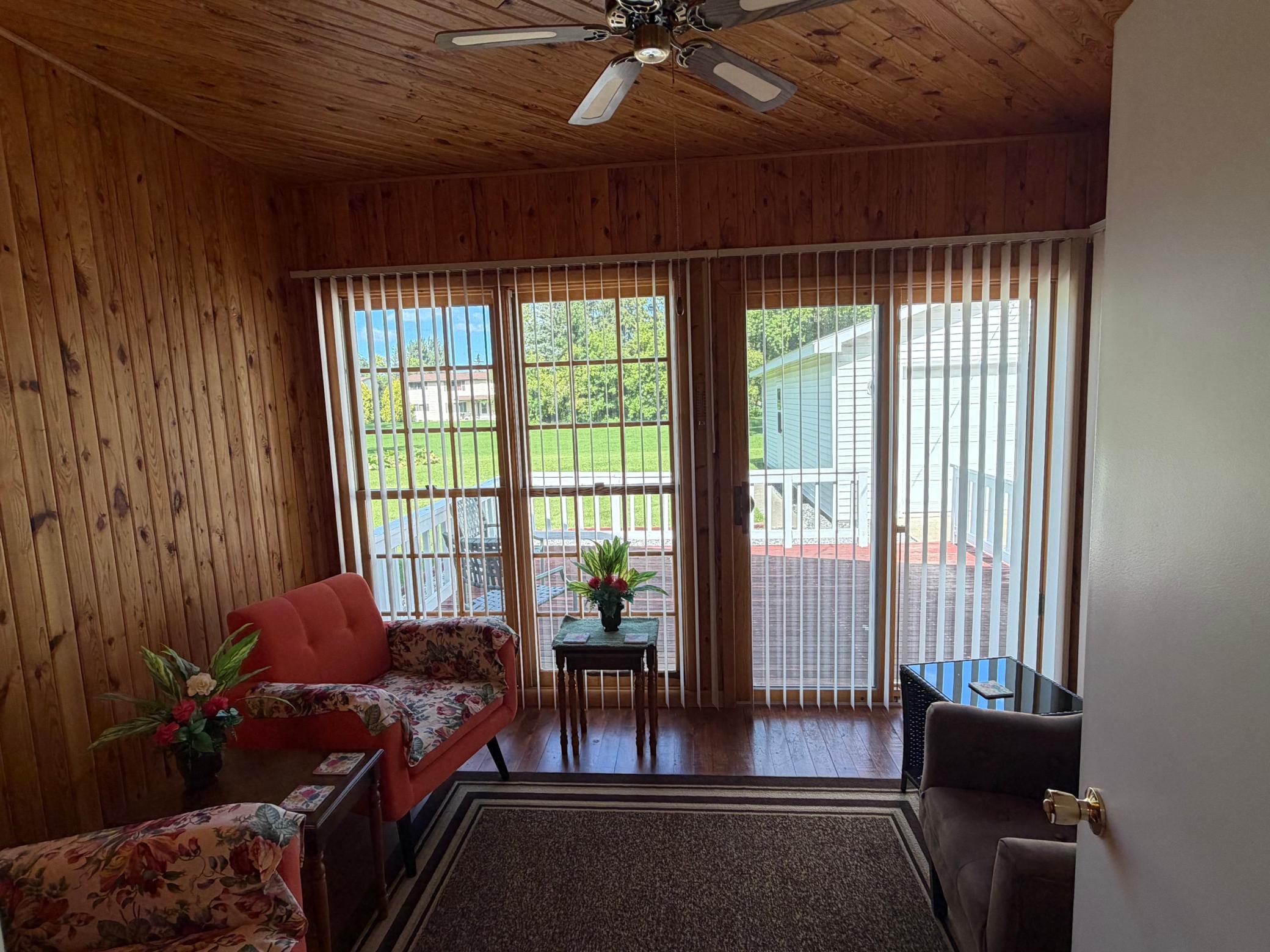 1918 single family home for sale at 501 Center Street E in Roseau, MN — 3 bed, 3 bath (photo 7 of 22)