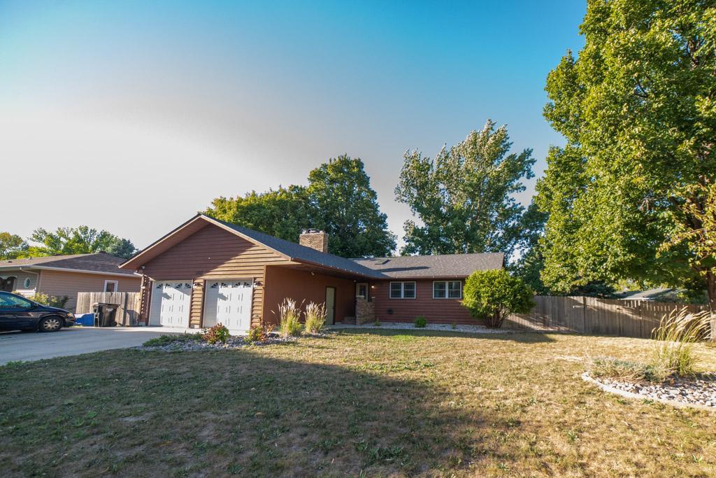 1980 single family home for sale at 1807 25 1/2 Avenue S in Fargo, ND — 4 bed, 3 bath