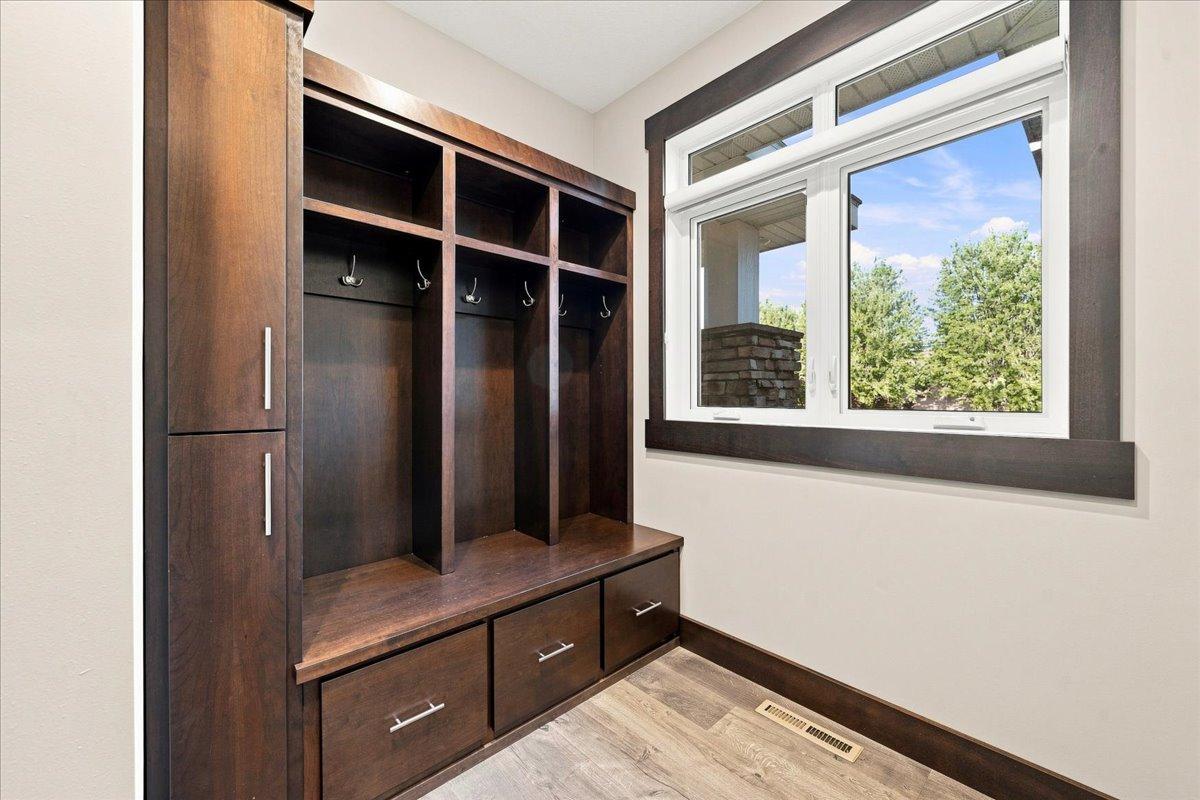 2013 single family home for sale at 1890 Ridgewood Drive NW in Alexandria, MN — 5 bed, 4 bath (photo 30 of 61)