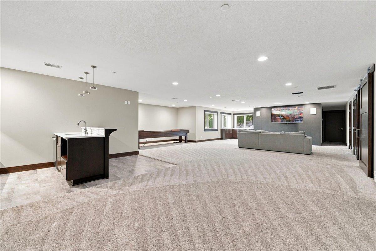 2013 single family home for sale at 1890 Ridgewood Drive NW in Alexandria, MN — 5 bed, 4 bath (photo 36 of 61)