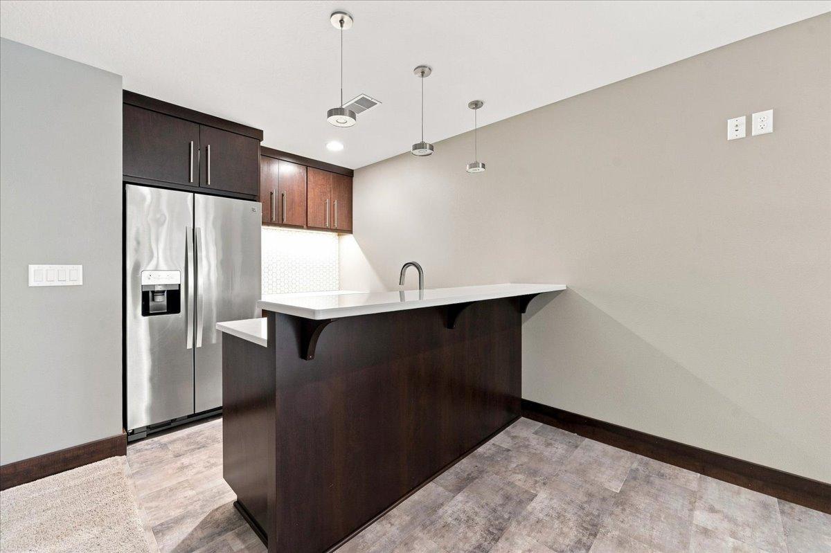 2013 single family home for sale at 1890 Ridgewood Drive NW in Alexandria, MN — 5 bed, 4 bath (photo 37 of 61)