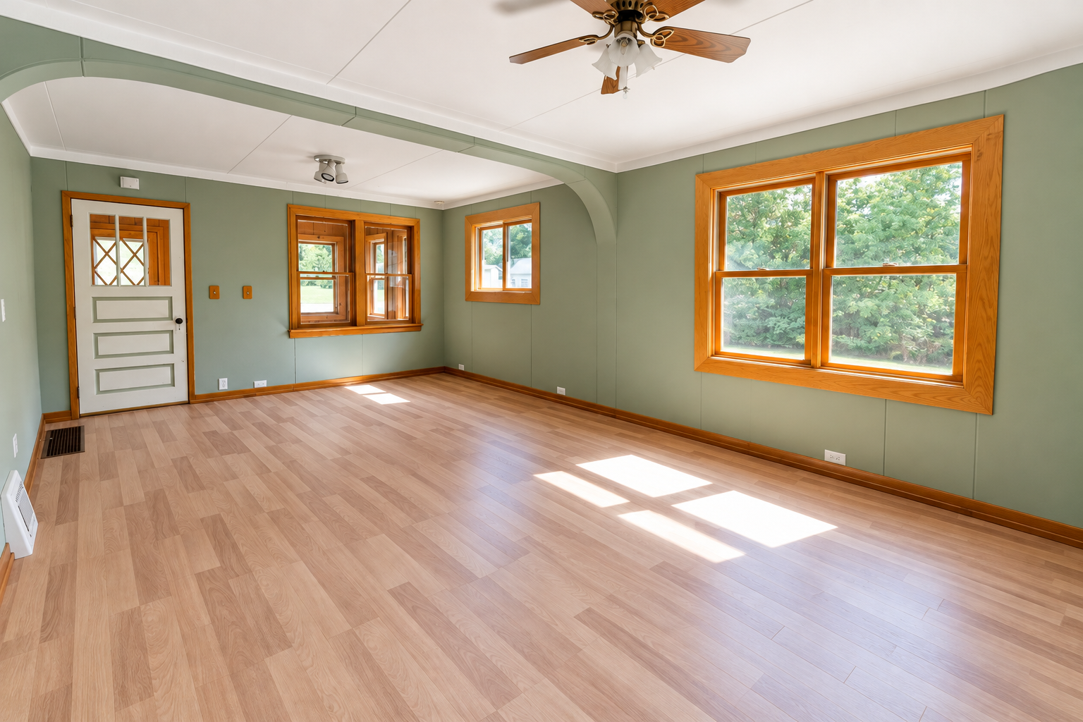 1936 single family home for sale at 640 Superior Avenue in Crosby, MN — 3 bed, 1 bath (photo 5 of 22)
