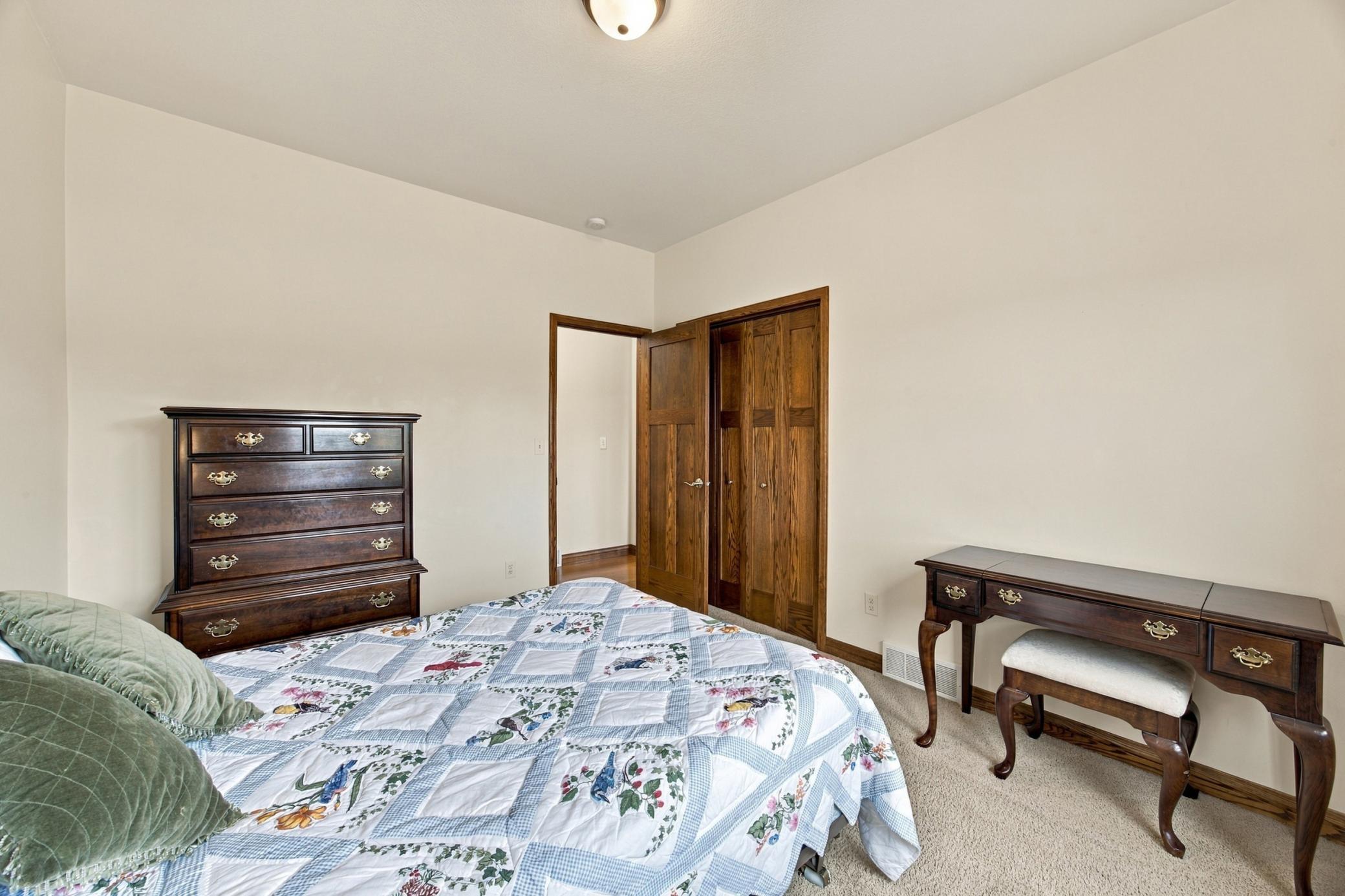 2006 single family home for sale at 1840 35th Street Circle S in Moorhead, MN — 5 bed, 3 bath (photo 18 of 28)