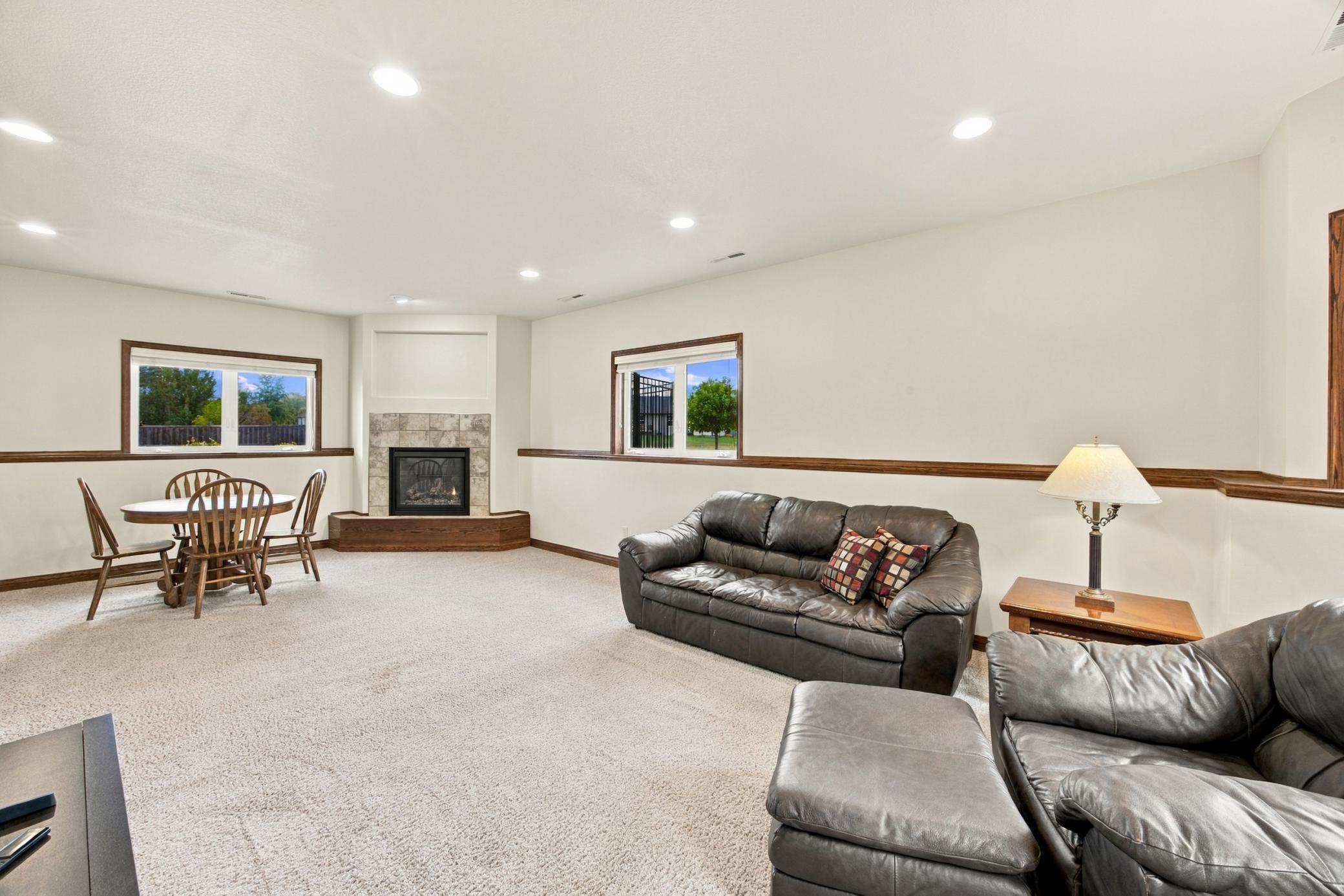 2006 single family home for sale at 1840 35th Street Circle S in Moorhead, MN — 5 bed, 3 bath (photo 20 of 28)