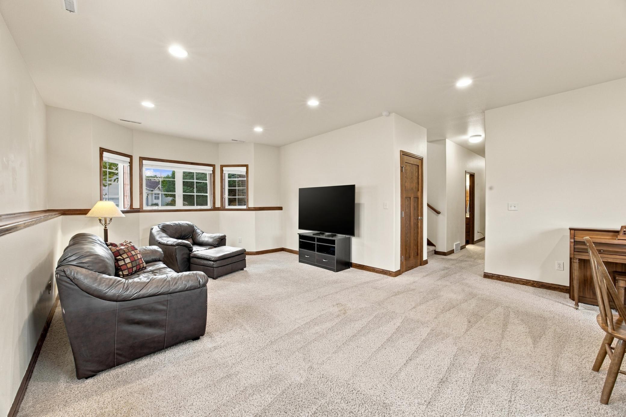2006 single family home for sale at 1840 35th Street Circle S in Moorhead, MN — 5 bed, 3 bath (photo 21 of 28)