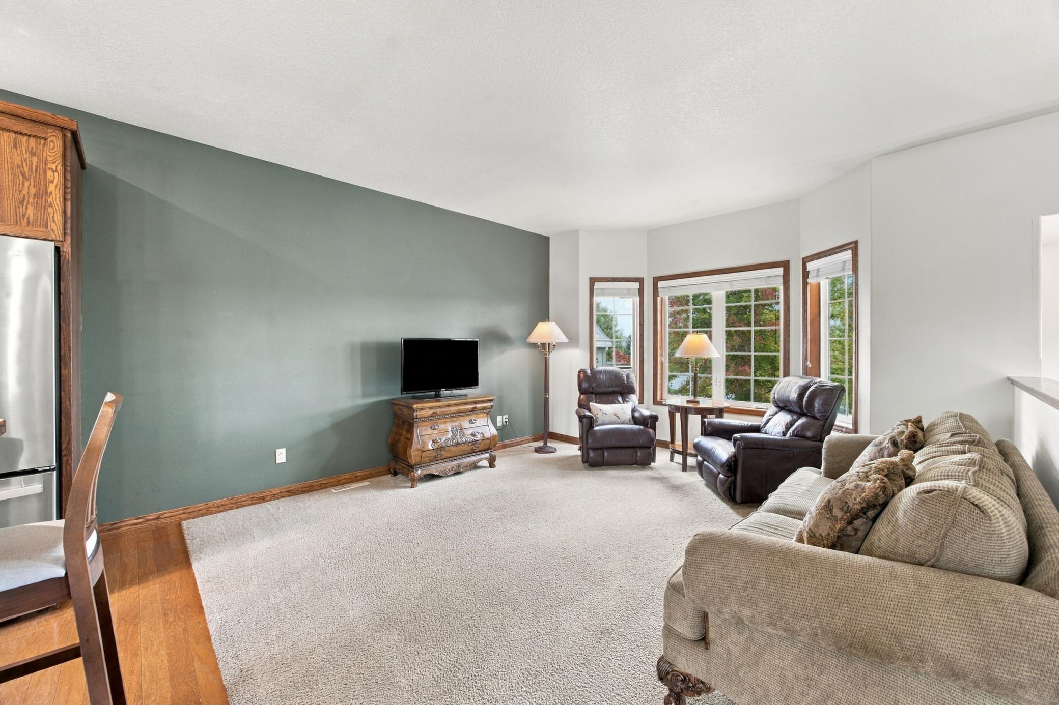 2006 single family home for sale at 1840 35th Street Circle S in Moorhead, MN — 5 bed, 3 bath (photo 5 of 28)