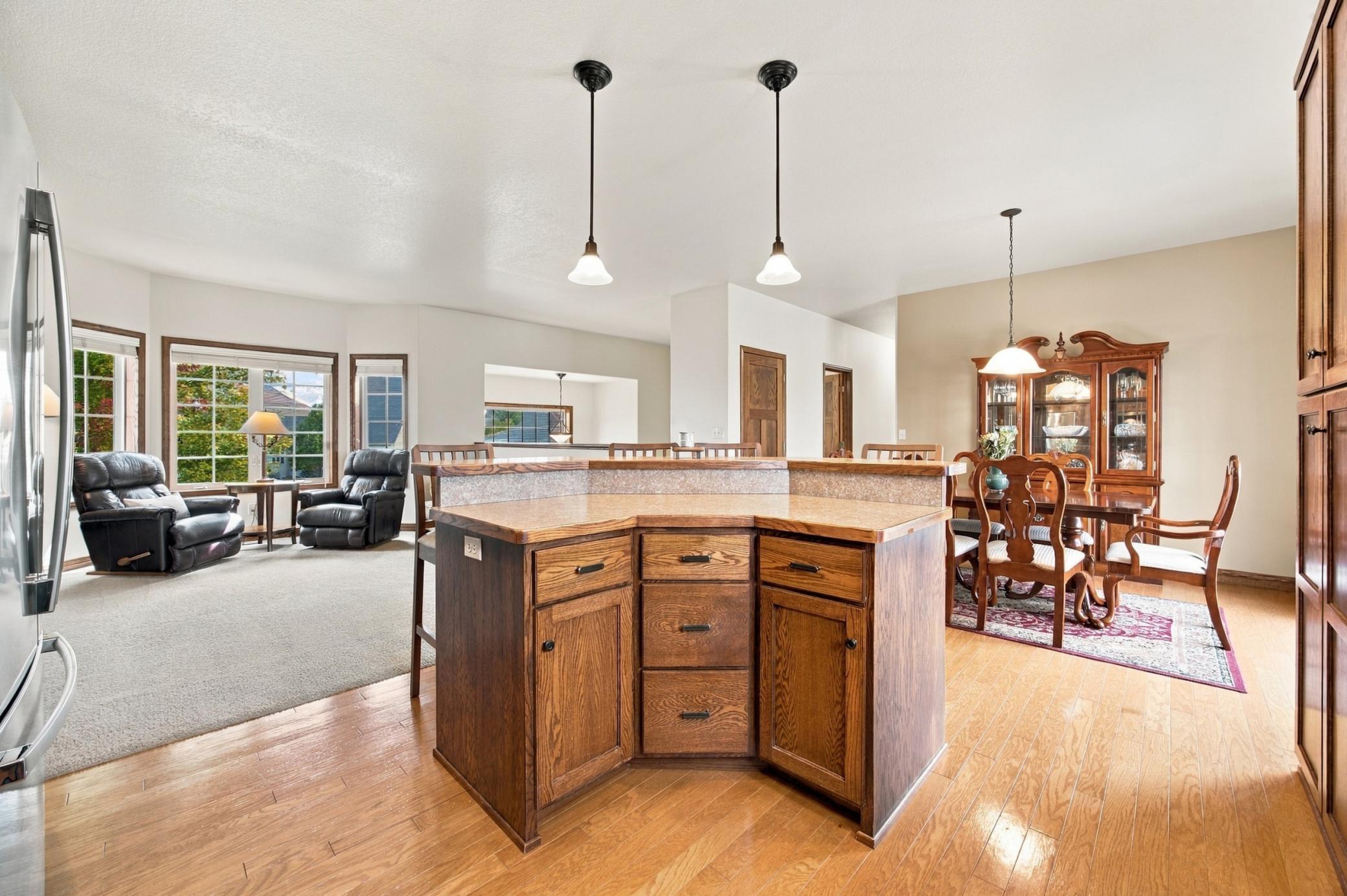 2006 single family home for sale at 1840 35th Street Circle S in Moorhead, MN — 5 bed, 3 bath (photo 9 of 28)