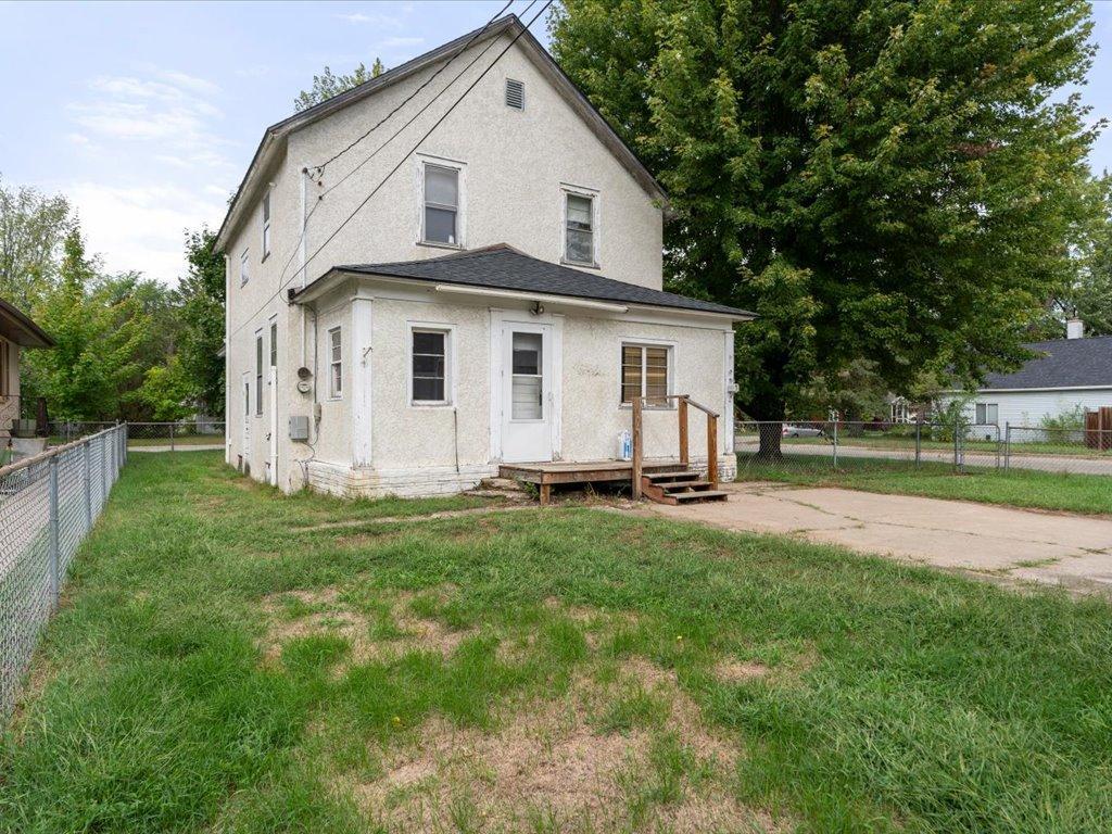 1916 single family home for sale at 824 10th Avenue NE in Brainerd, MN — 3 bed, 1 bath (photo 23 of 26)