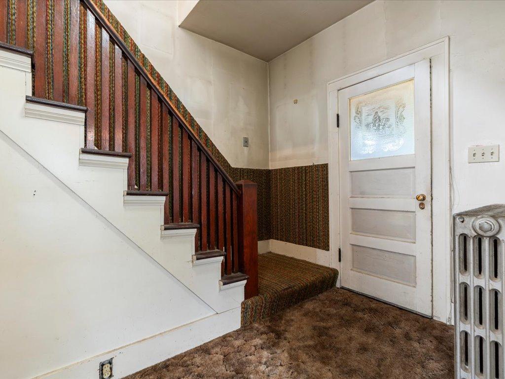 1916 single family home for sale at 824 10th Avenue NE in Brainerd, MN — 3 bed, 1 bath (photo 5 of 26)